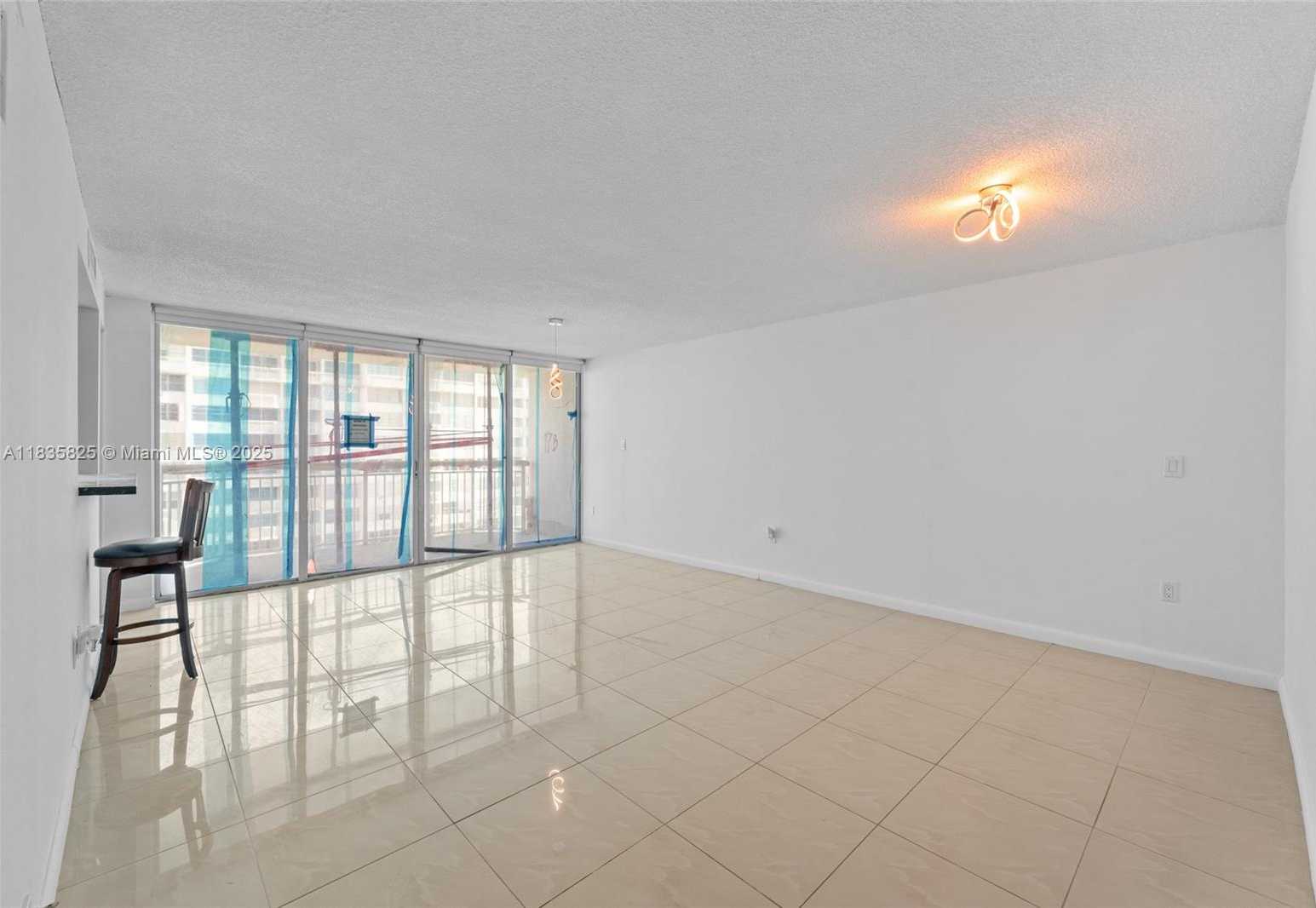 Small Image of 18061 BISCAYNE #1701, Aventura Number 7