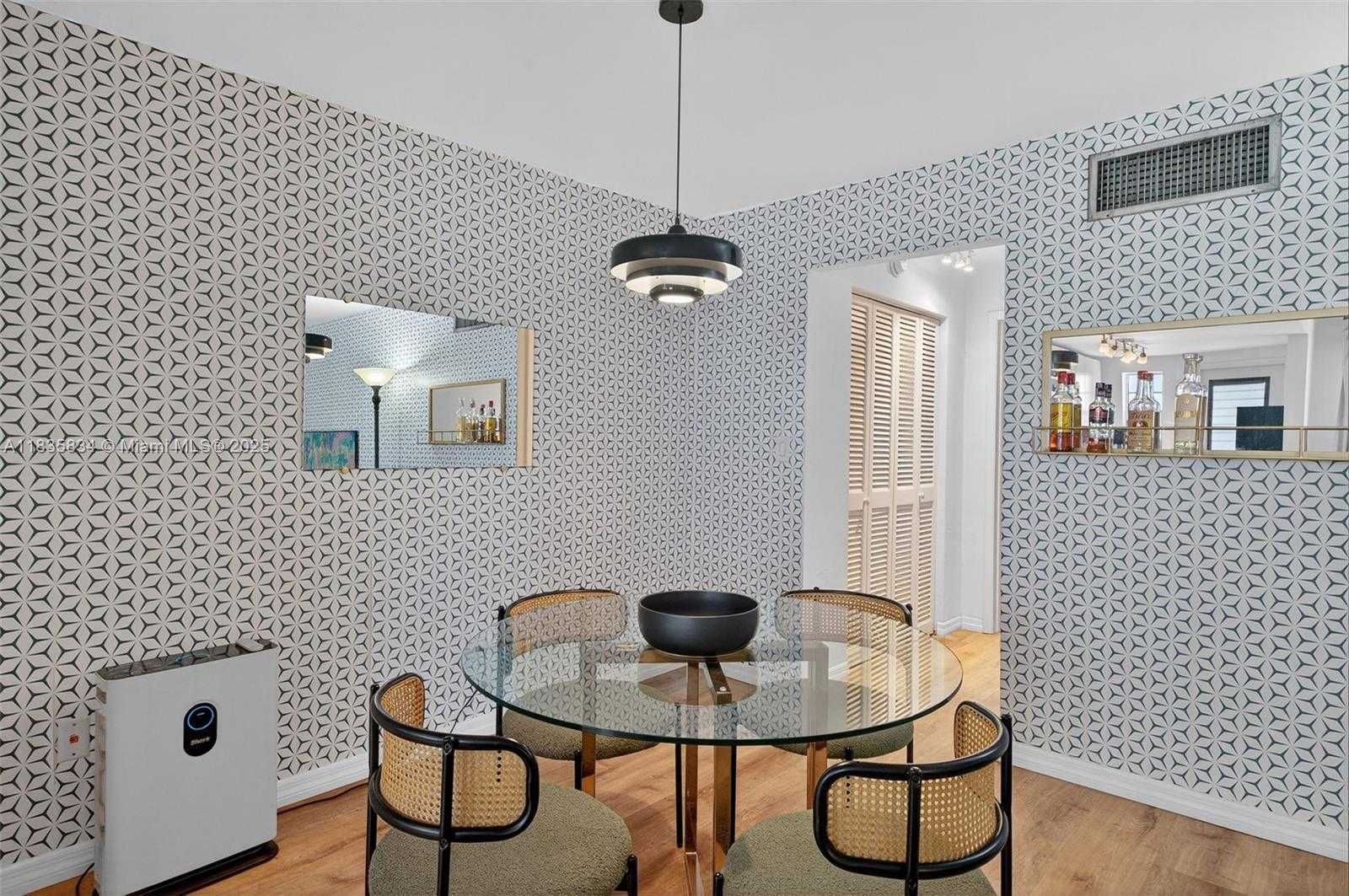 Small Image of 1340 LINCOLN RD #403, Miami Beach Number 10