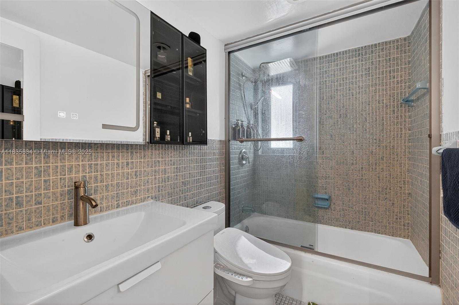 Small Image of 1340 LINCOLN RD #403, Miami Beach Number 15