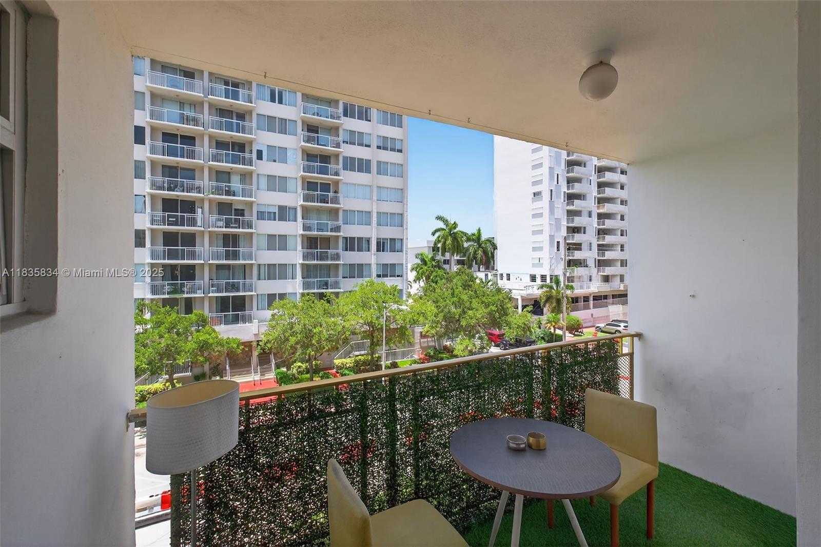 Small Image of 1340 LINCOLN RD #403, Miami Beach Number 19