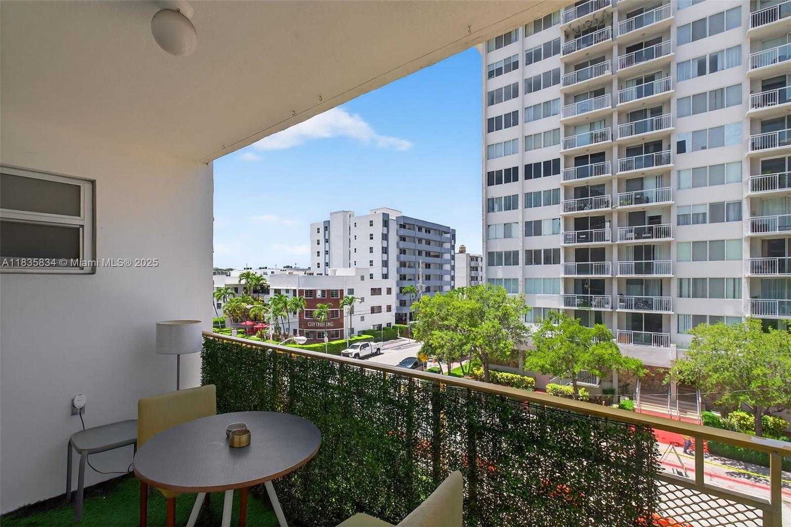 Small Image of 1340 LINCOLN RD #403, Miami Beach Number 20