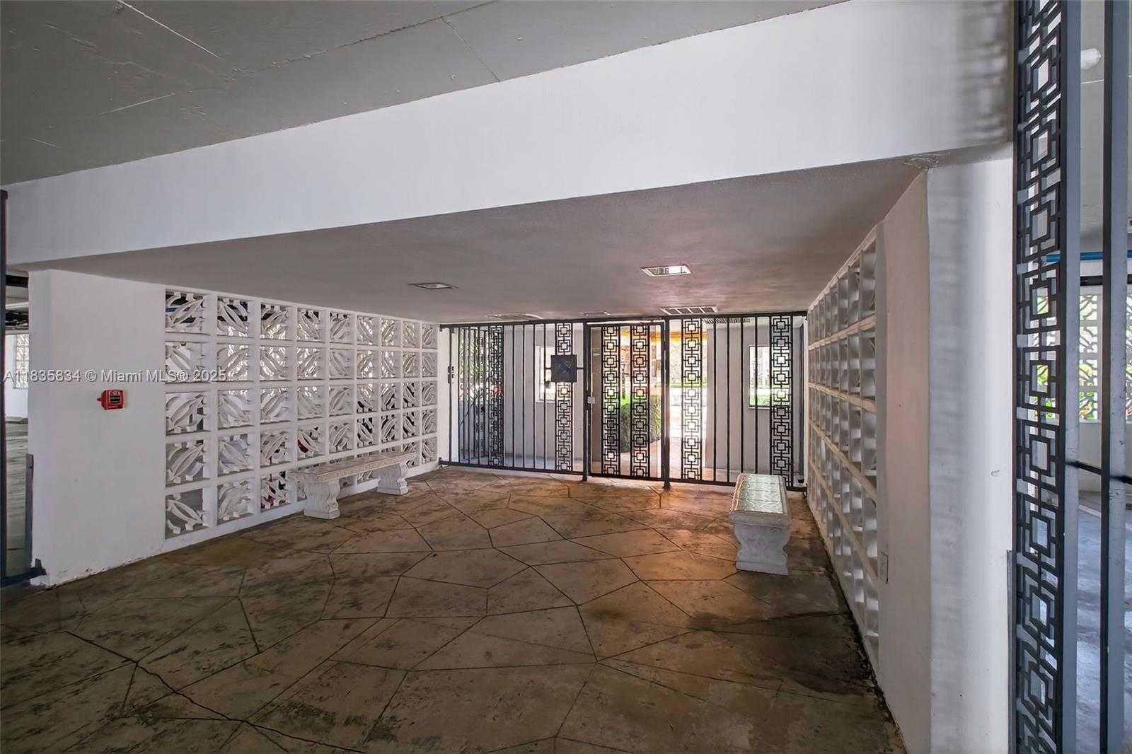 Small Image of 1340 LINCOLN RD #403, Miami Beach Number 26