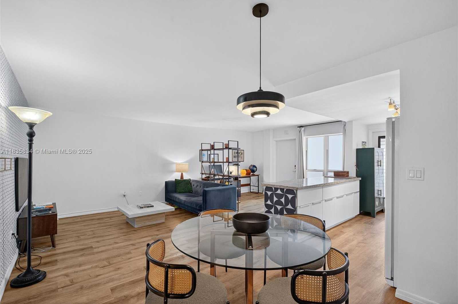 Small Image of 1340 LINCOLN RD #403, Miami Beach Number 3