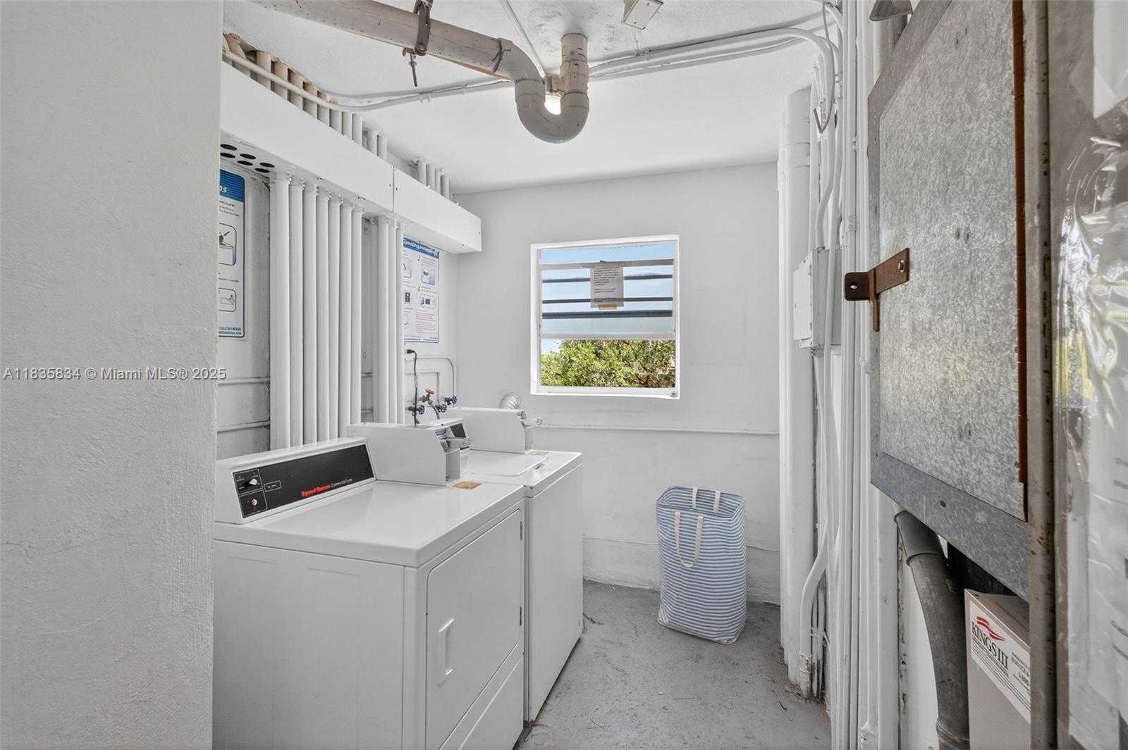 Small Image of 1340 LINCOLN RD #403, Miami Beach Number 35