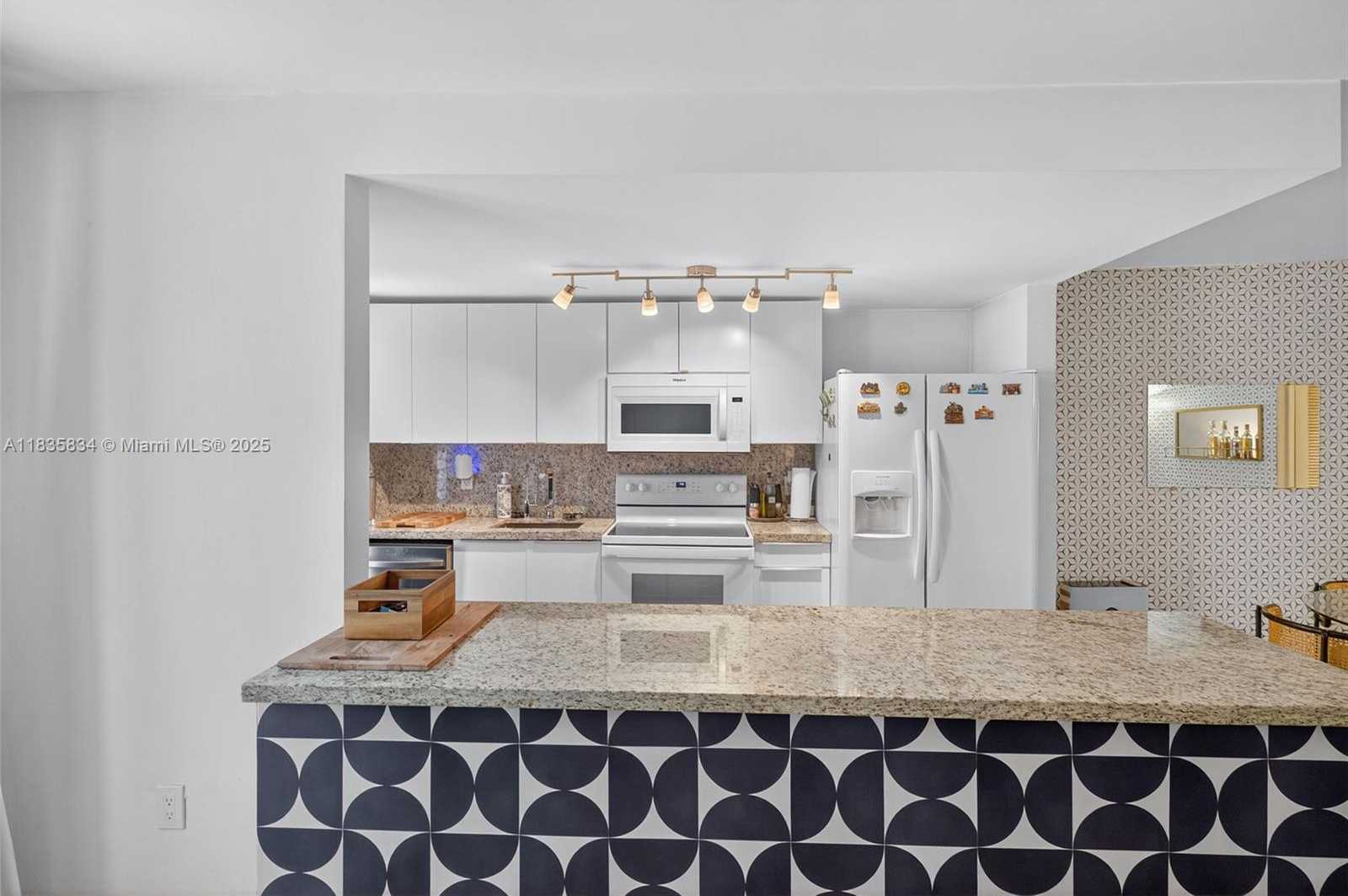 Small Image of 1340 LINCOLN RD #403, Miami Beach Number 9