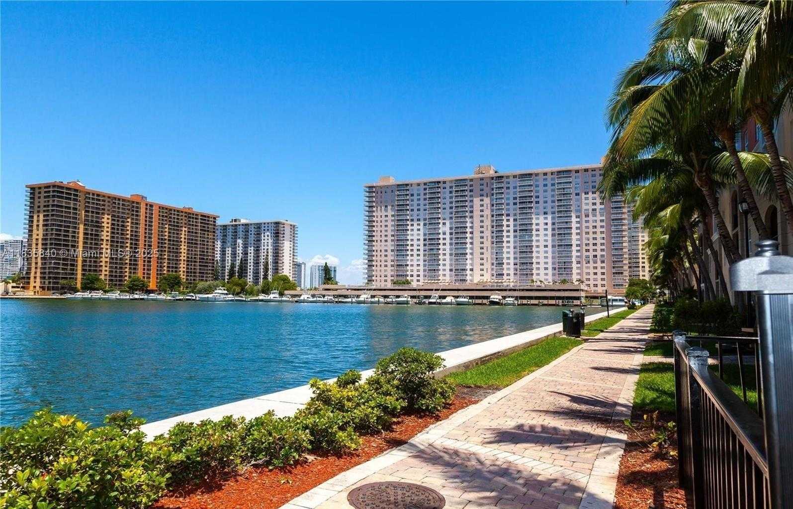 Small Image of 17125 NORTH BAY RD #3105, Sunny Isles Beach Number 4