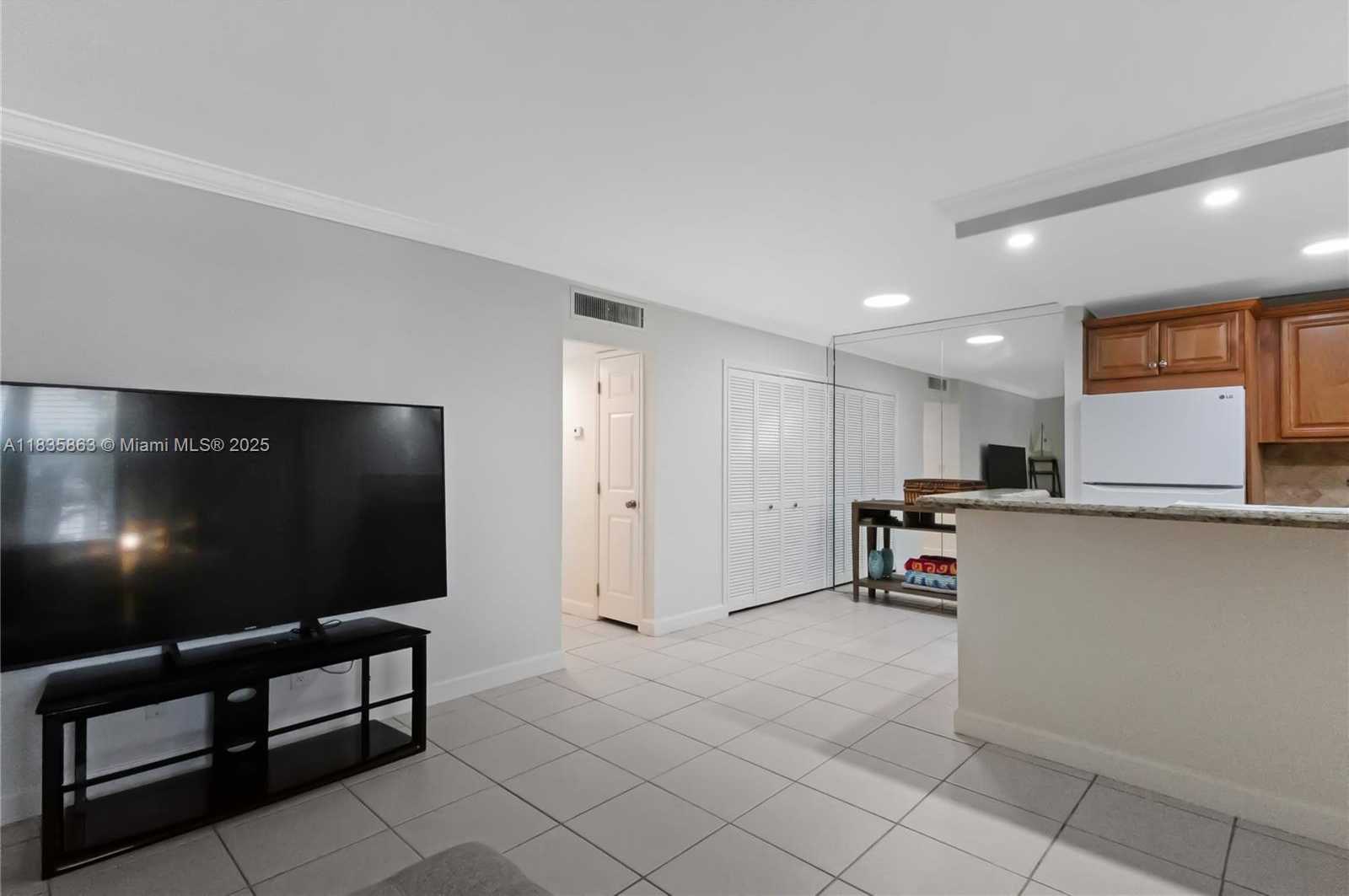 Small Image of 2400 NORTH EAST 10TH ST #104, Pompano Beach Number 10