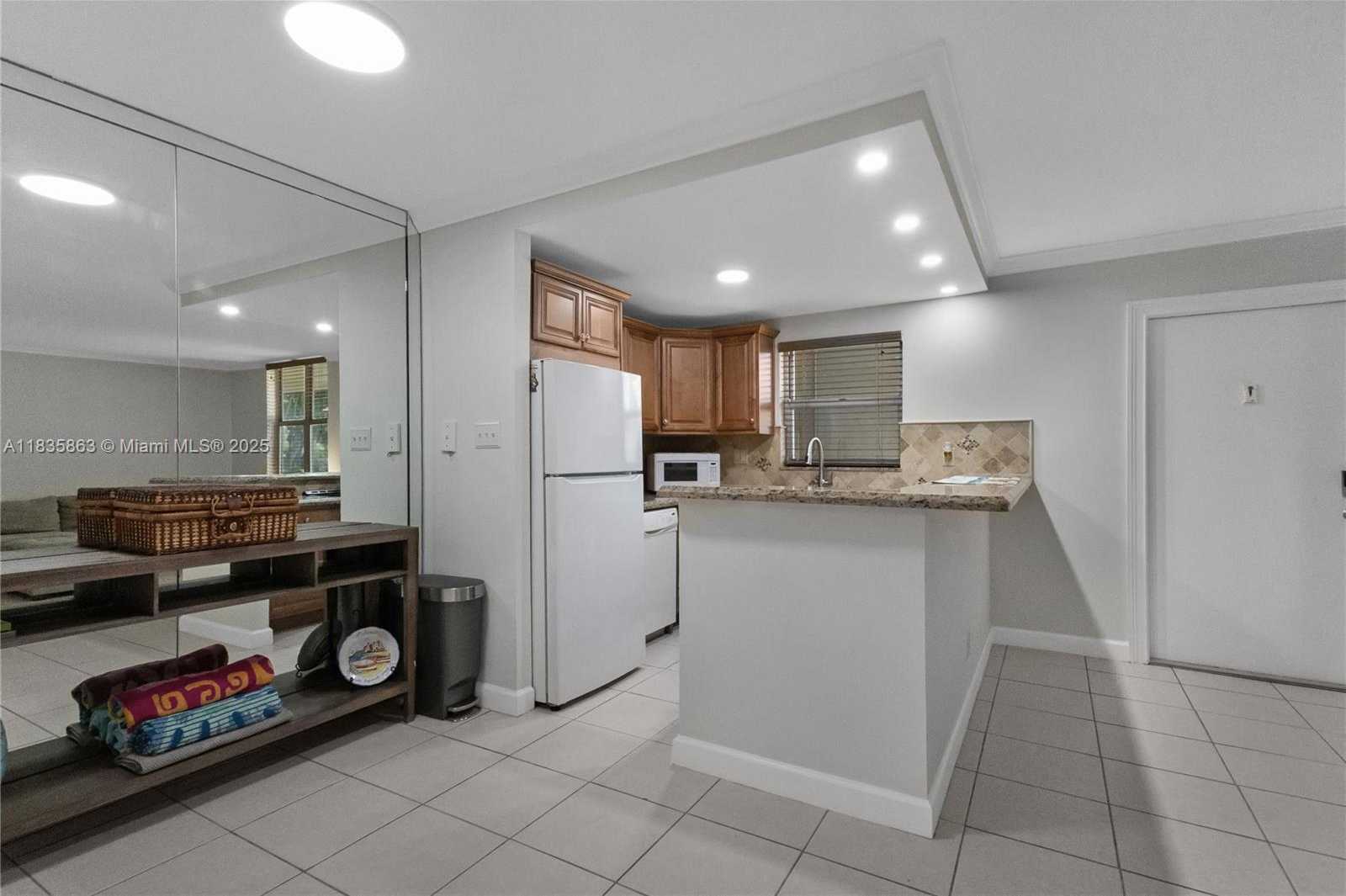 Small Image of 2400 NORTH EAST 10TH ST #104, Pompano Beach Number 11