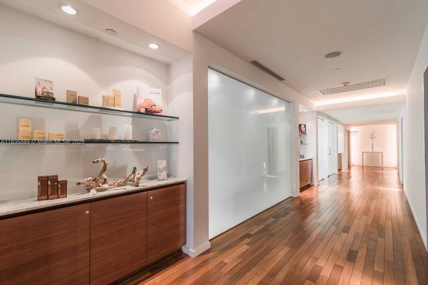 Small Image of 1040 BISCAYNE BLVD #2402, Miami Number 21