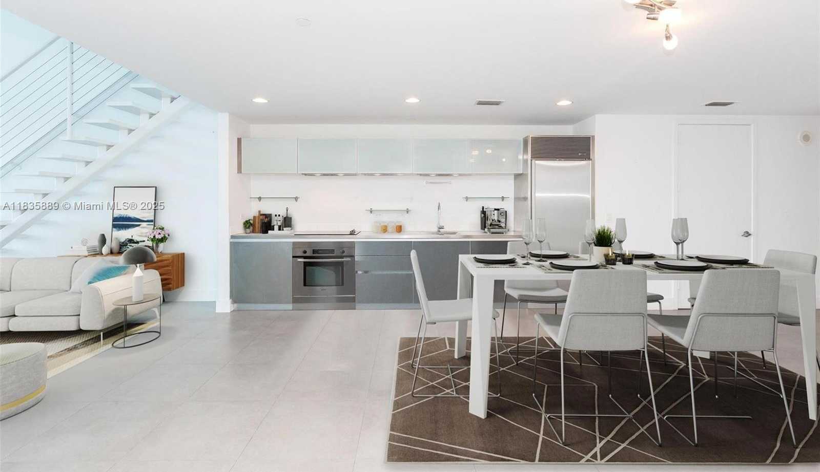 Small Image of 1040 BISCAYNE BLVD #2402, Miami Number 4