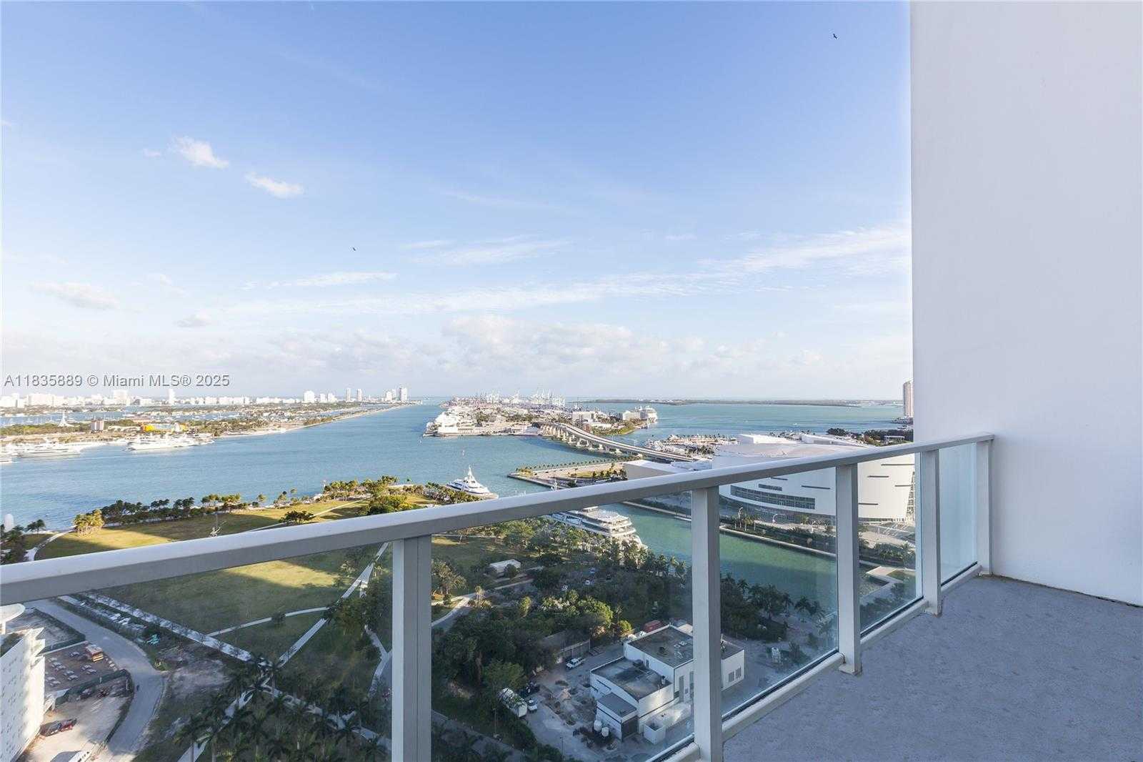 Small Image of 1040 BISCAYNE BLVD #2402, Miami Number 8