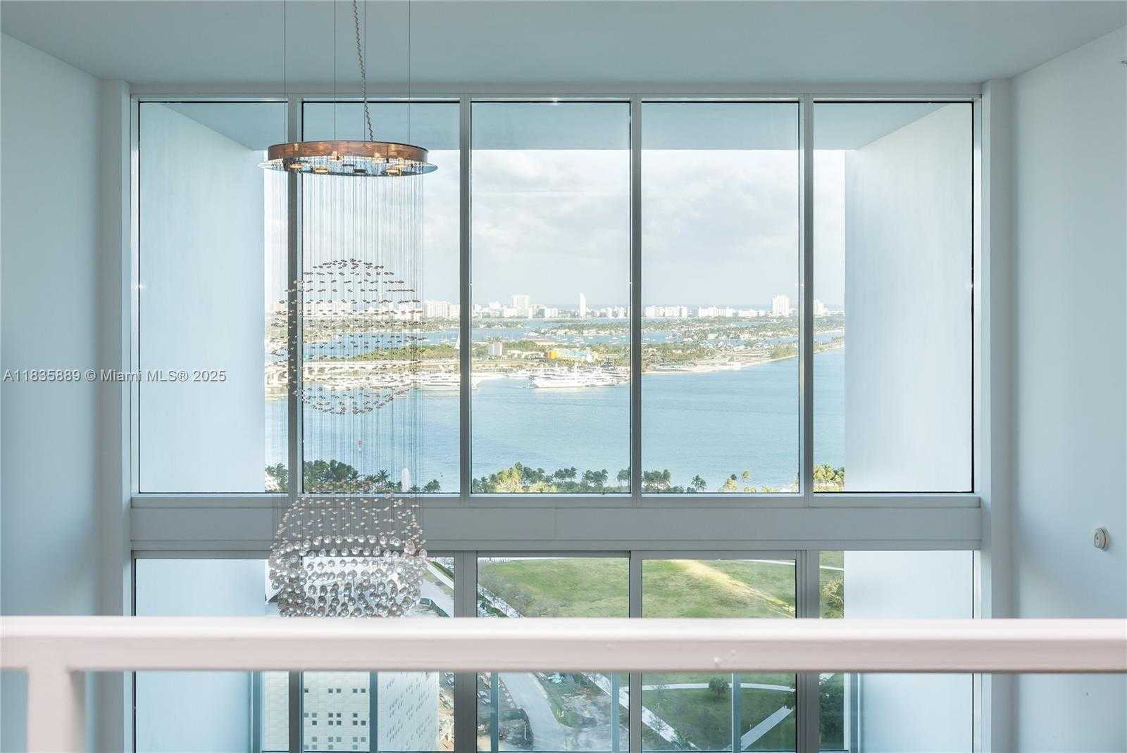 Small Image of 1040 BISCAYNE BLVD #2402, Miami Number 9