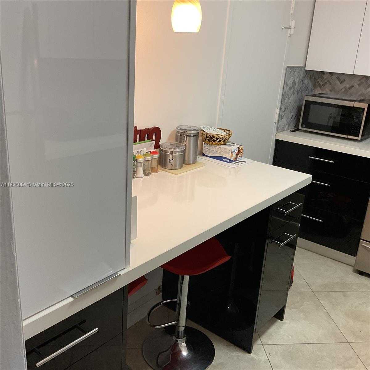 Small Image of 400 KINGS POINT DR #623, Sunny Isles Beach Number 20