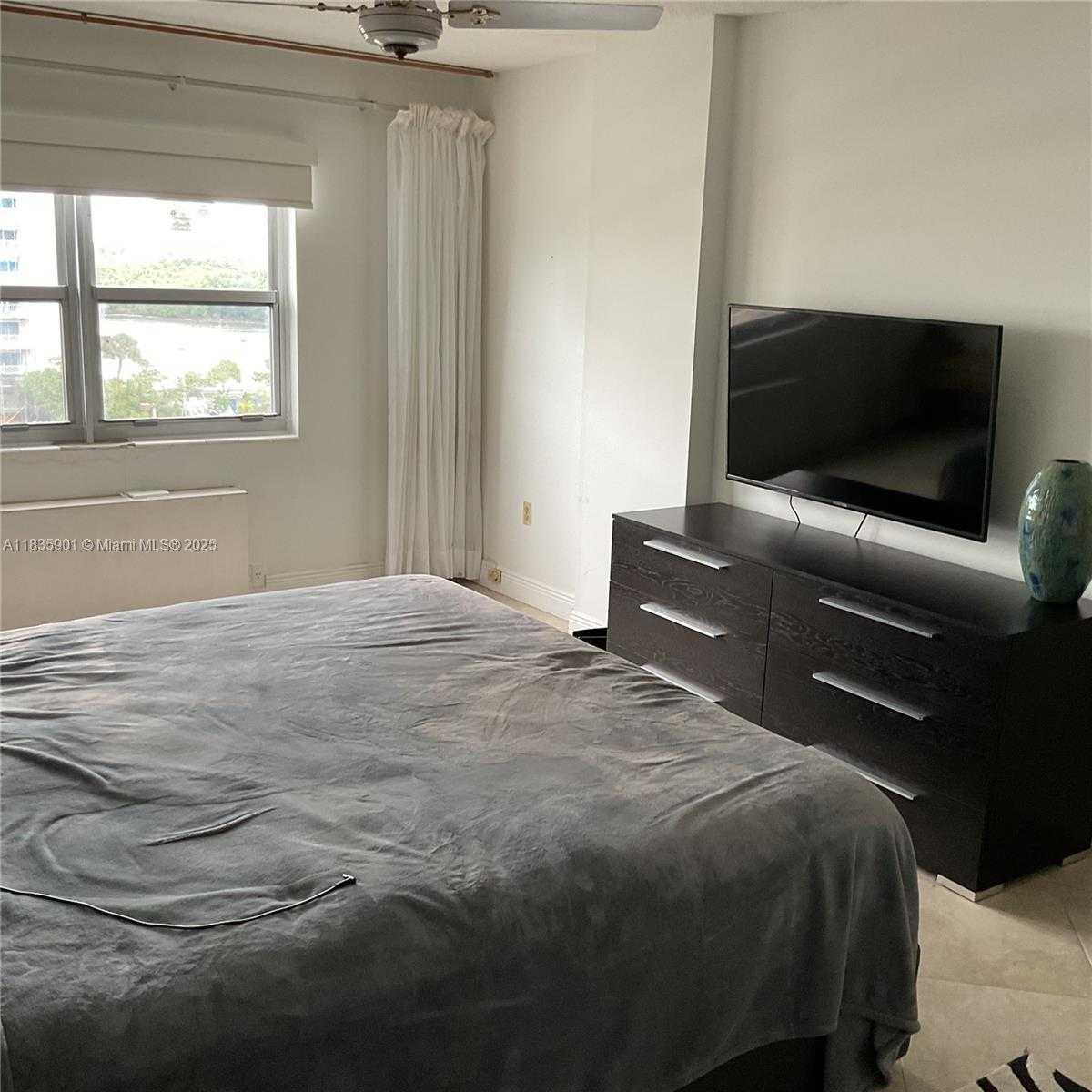Small Image of 400 KINGS POINT DR #623, Sunny Isles Beach Number 24