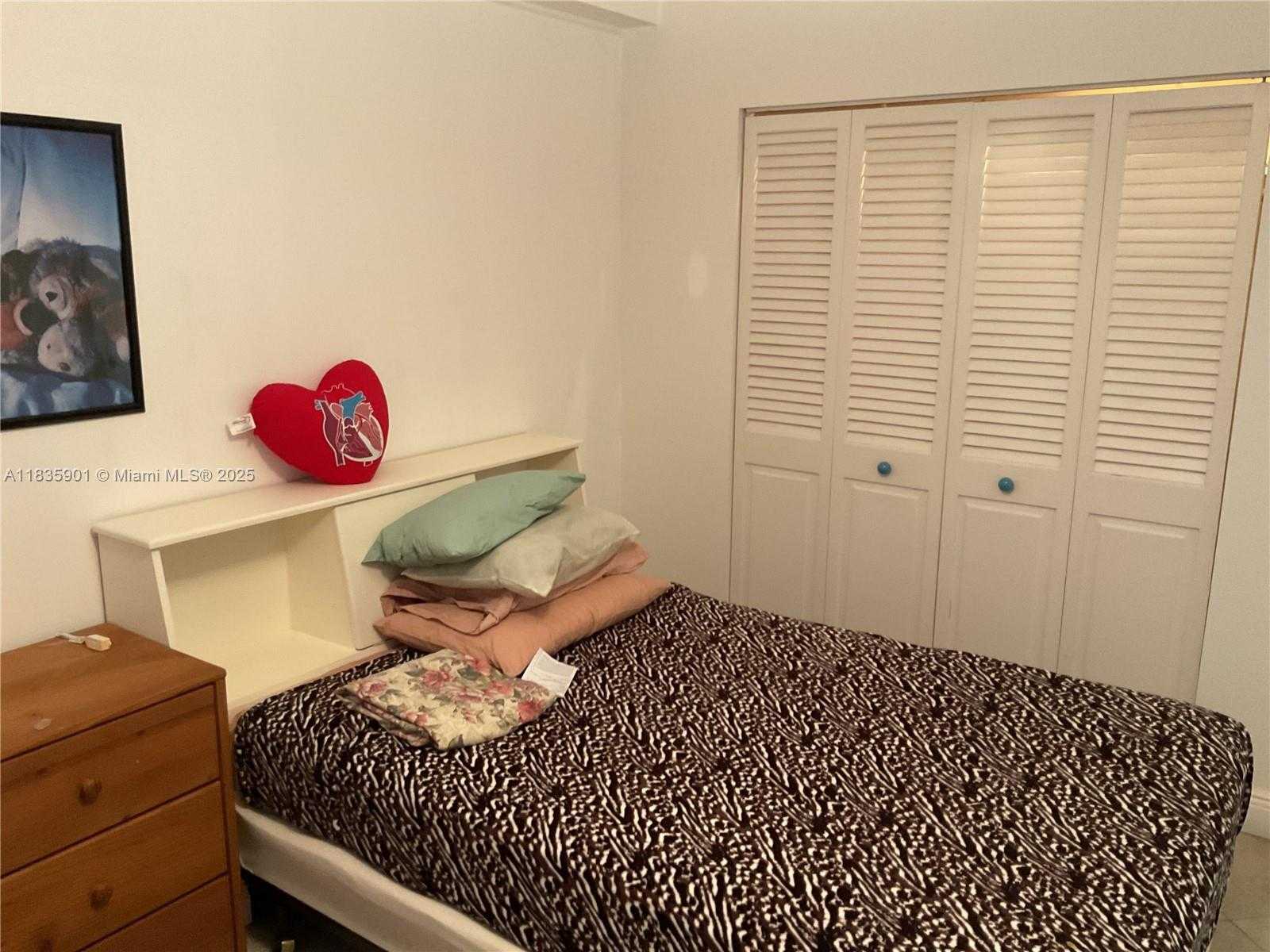 Small Image of 400 KINGS POINT DR #623, Sunny Isles Beach Number 32