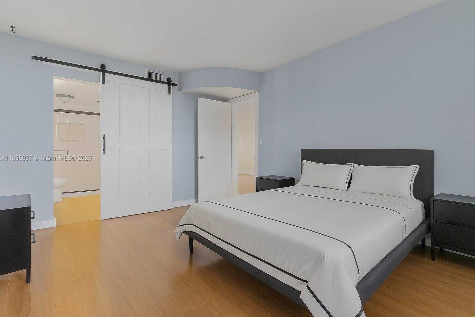 Small Image of 1001 COLONY POINT CIR #419, Pembroke Pines Number 10
