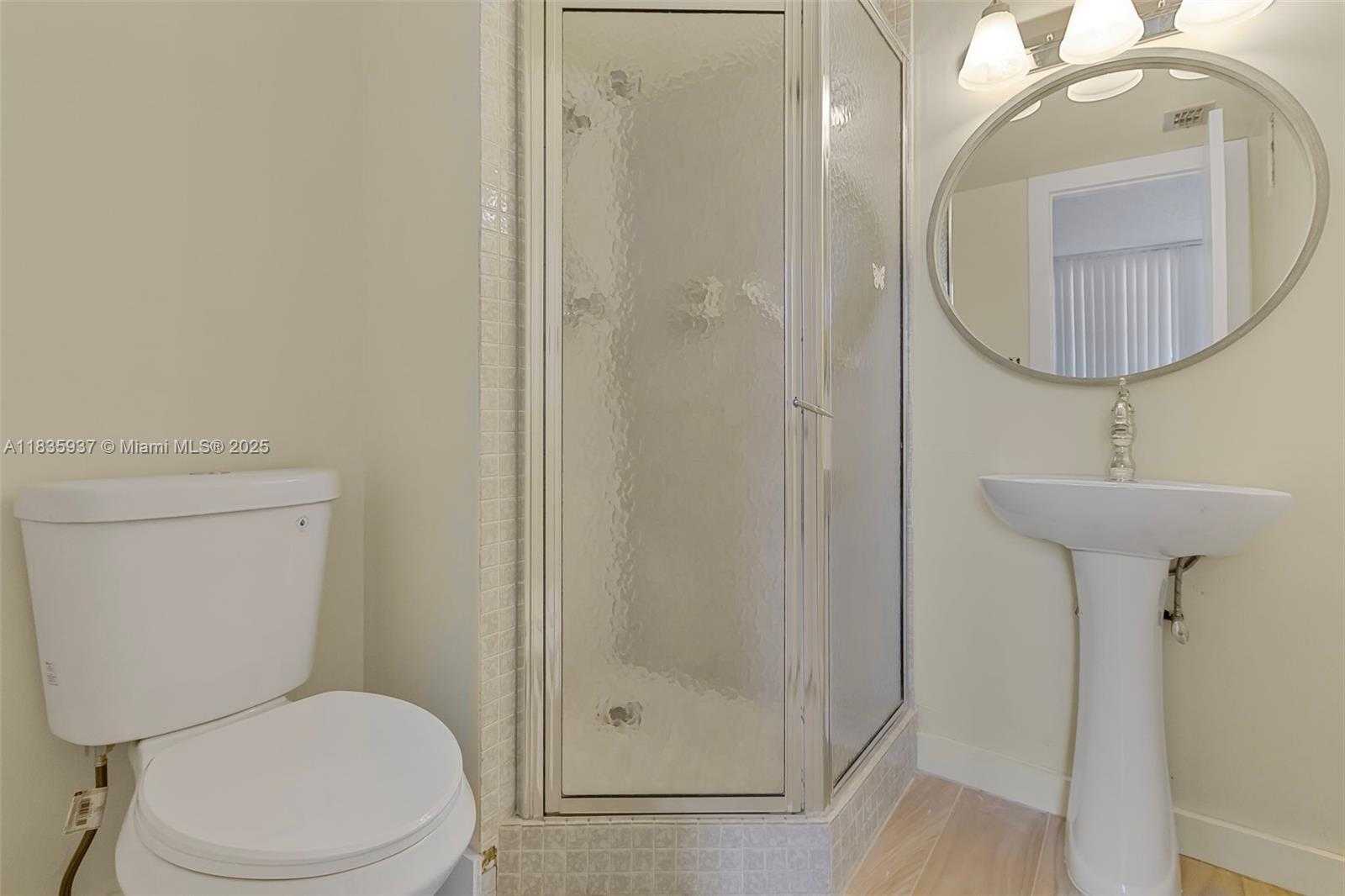 Small Image of 1001 COLONY POINT CIR #419, Pembroke Pines Number 14