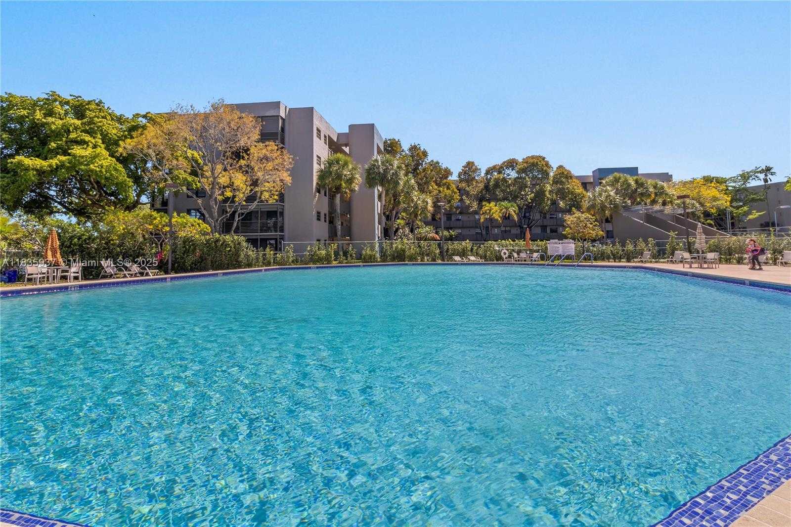 Small Image of 1001 COLONY POINT CIR #419, Pembroke Pines Number 21