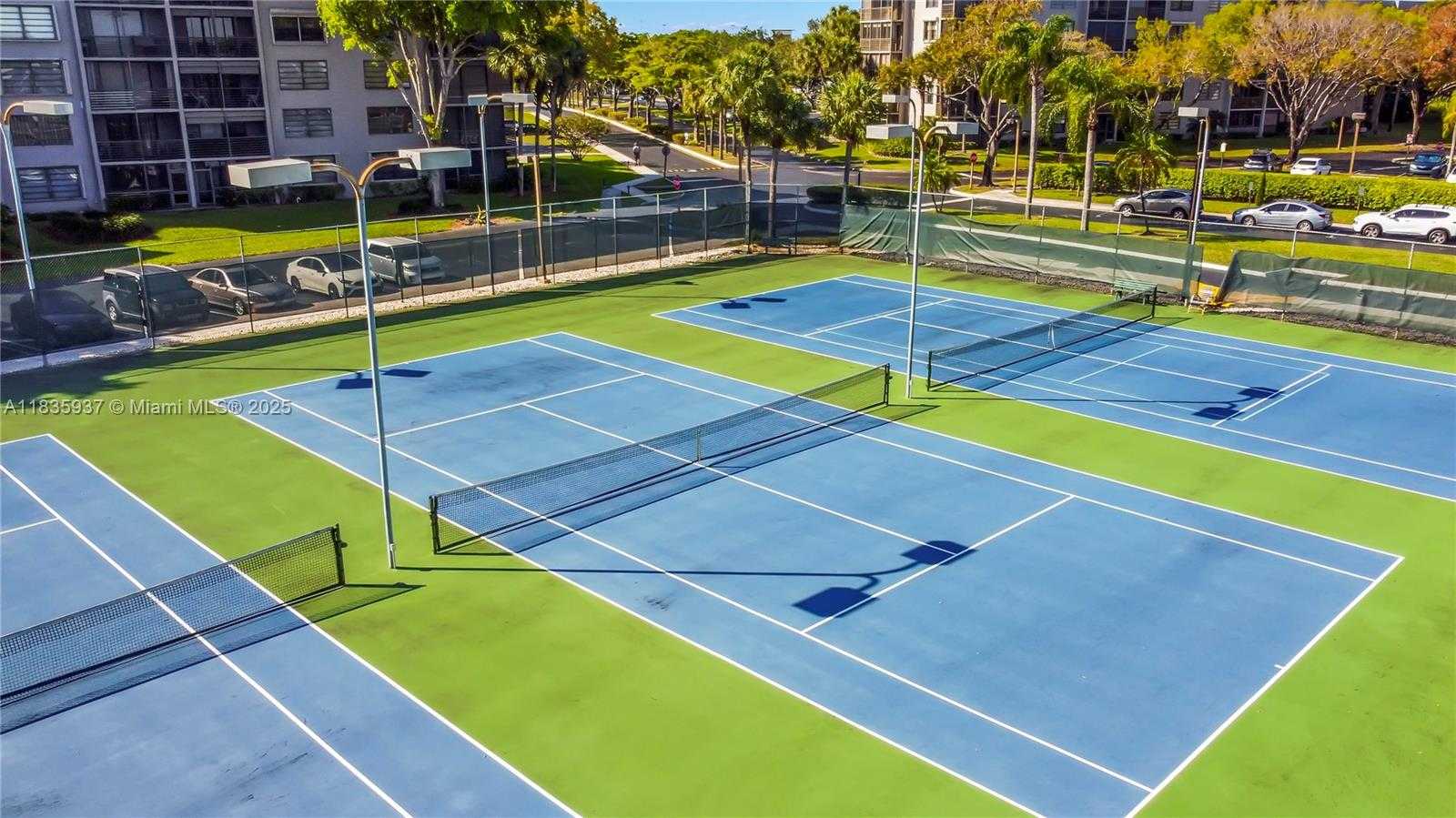 Small Image of 1001 COLONY POINT CIR #419, Pembroke Pines Number 23