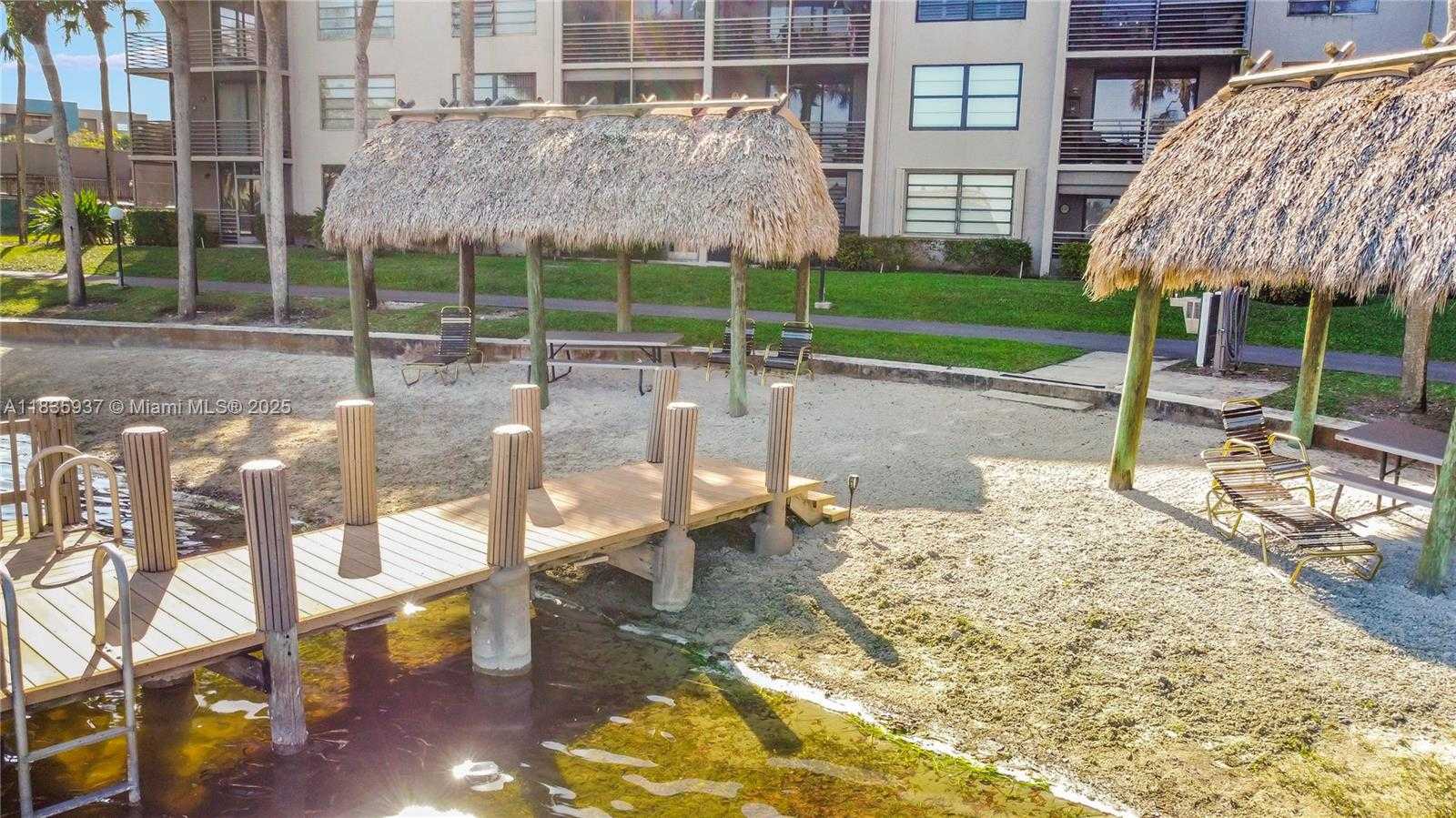 Small Image of 1001 COLONY POINT CIR #419, Pembroke Pines Number 25