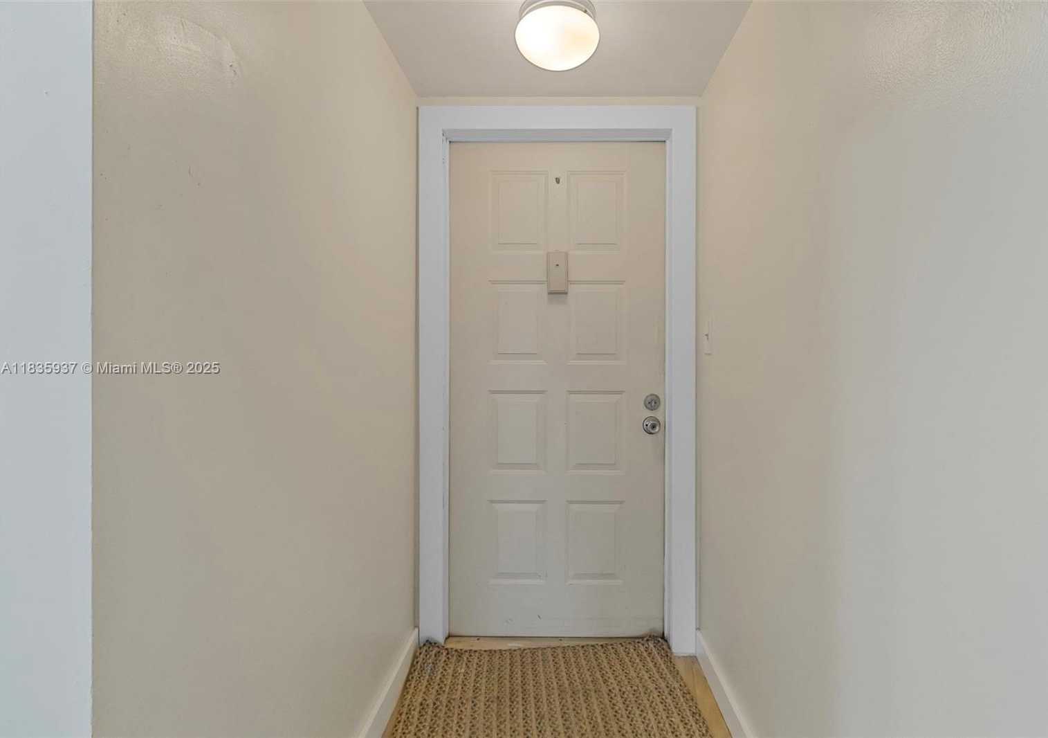 Small Image of 1001 COLONY POINT CIR #419, Pembroke Pines Number 4