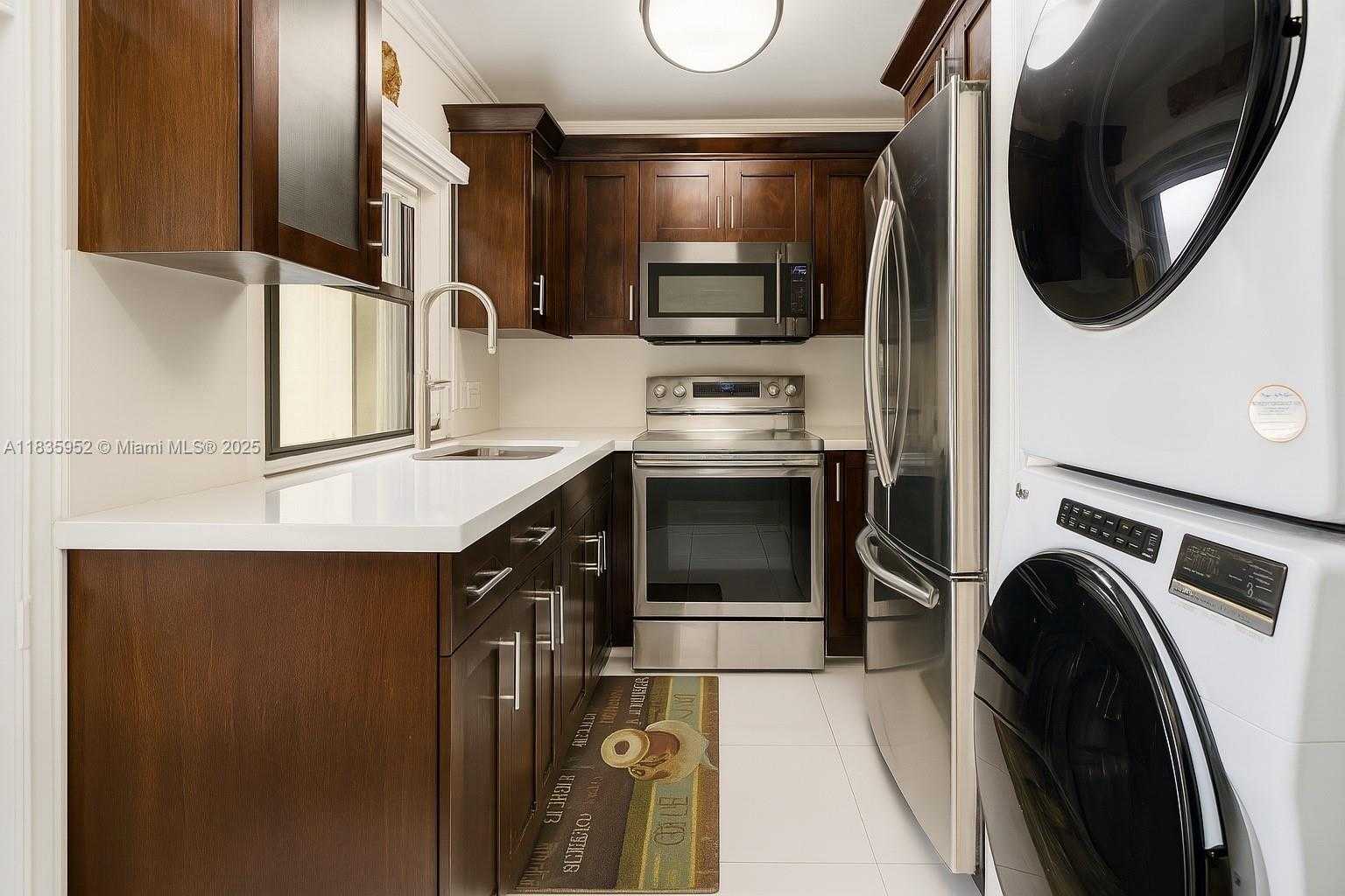 Small Image of 17012 NORTH WEST 66TH CT, Hialeah Number 11