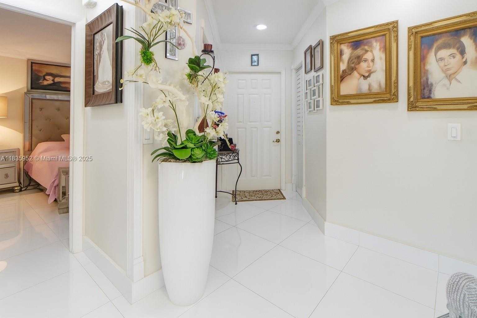 Small Image of 17012 NORTH WEST 66TH CT, Hialeah Number 15