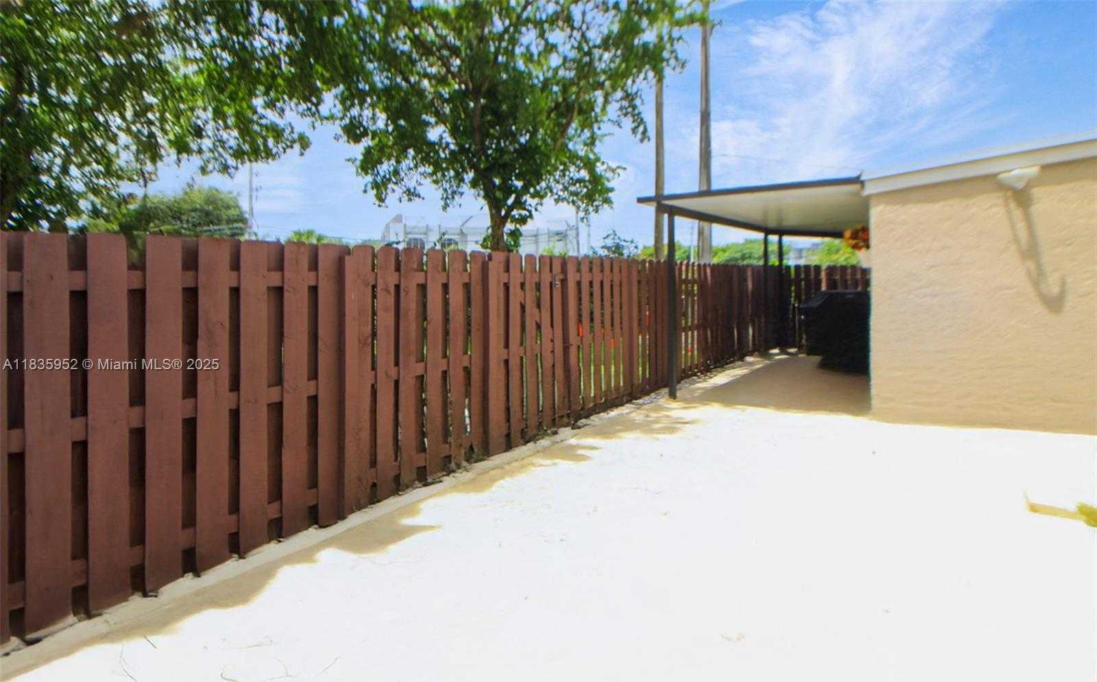 Small Image of 17012 NORTH WEST 66TH CT, Hialeah Number 19