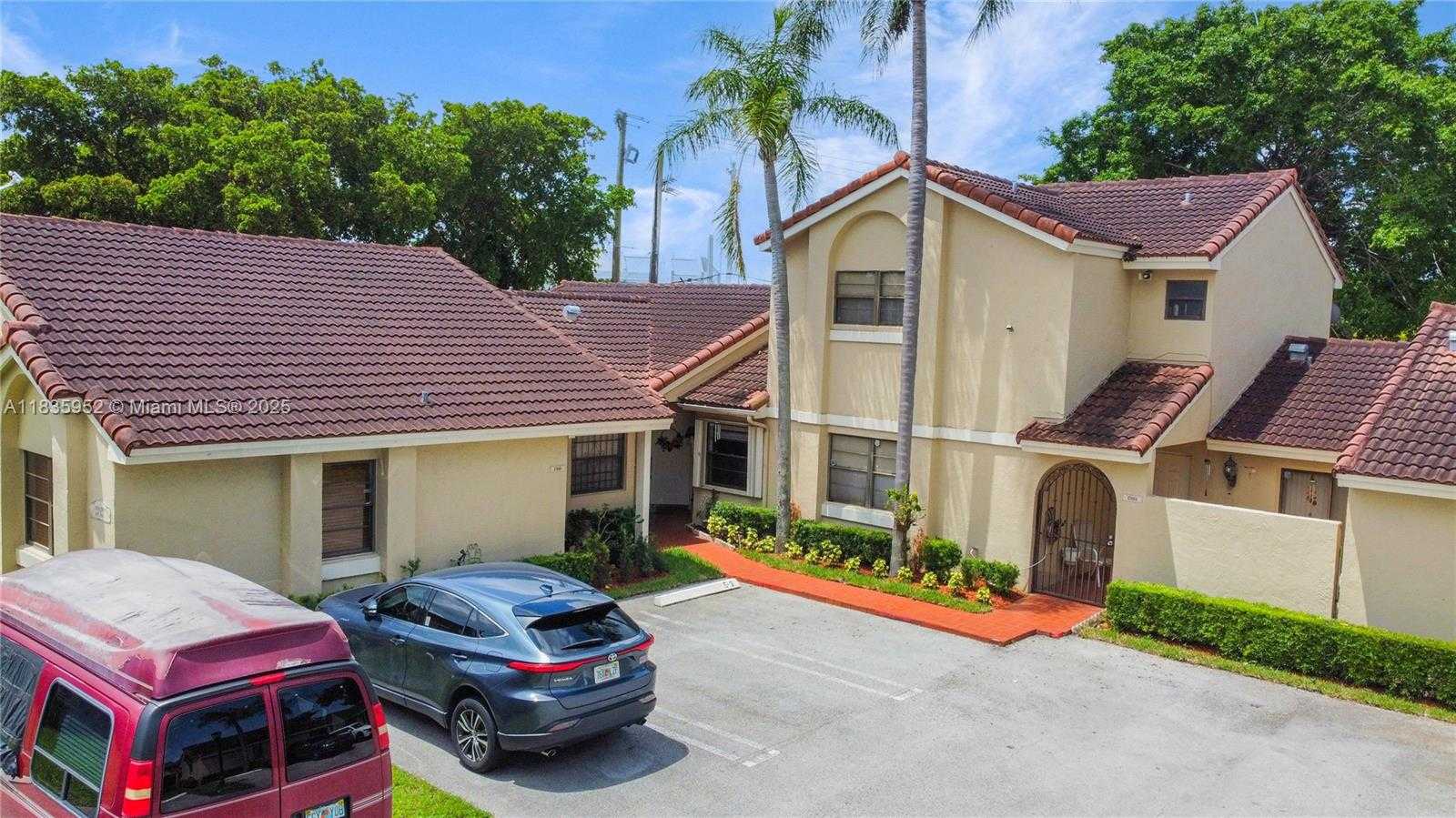 Small Image of 17012 NORTH WEST 66TH CT, Hialeah Number 2