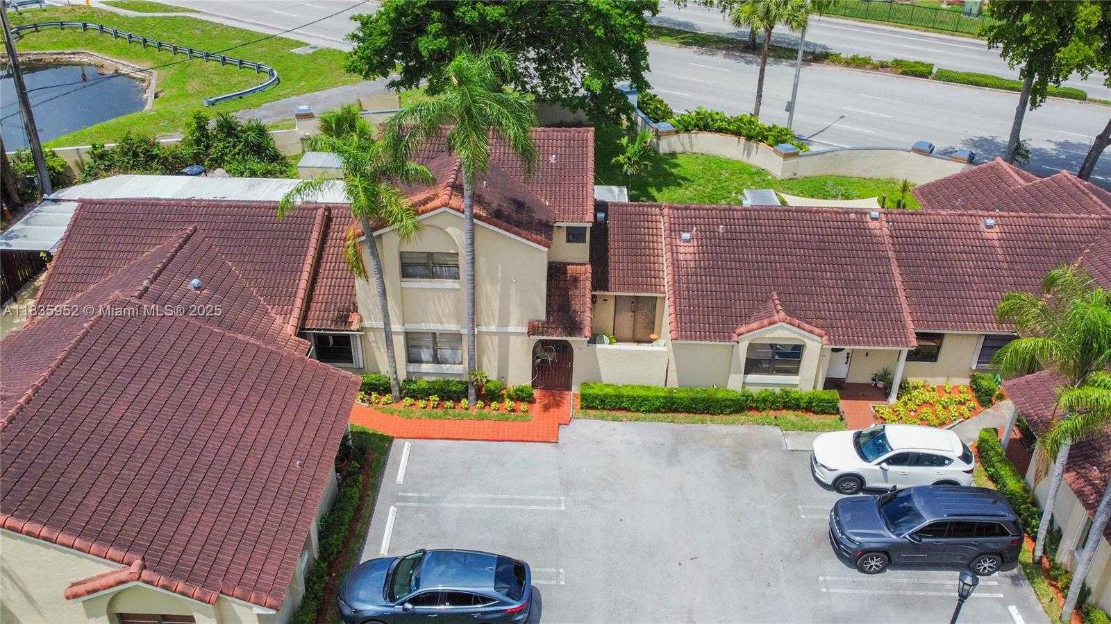 Small Image of 17012 NORTH WEST 66TH CT, Hialeah Number 21