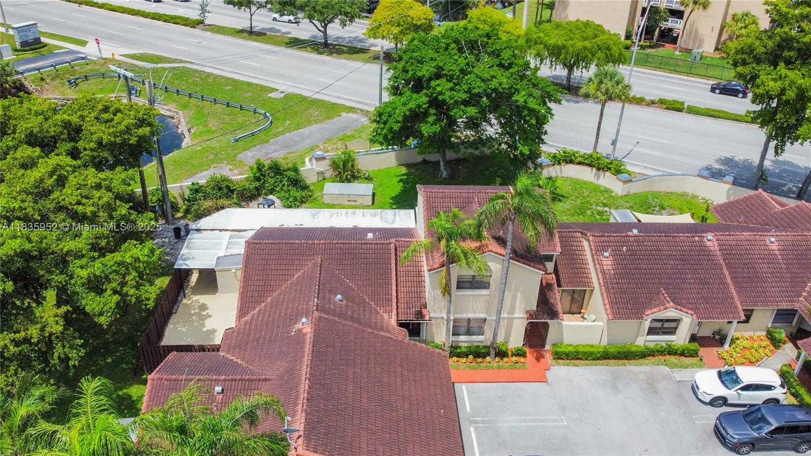 Small Image of 17012 NORTH WEST 66TH CT, Hialeah Number 22