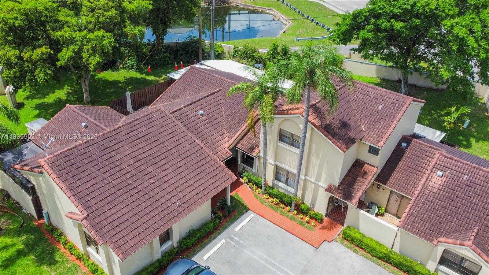 Small Image of 17012 NORTH WEST 66TH CT, Hialeah Number 3