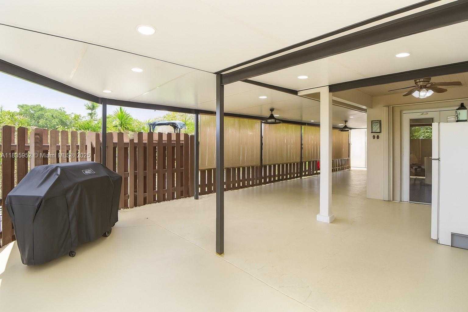 Small Image of 17012 NORTH WEST 66TH CT, Hialeah Number 6