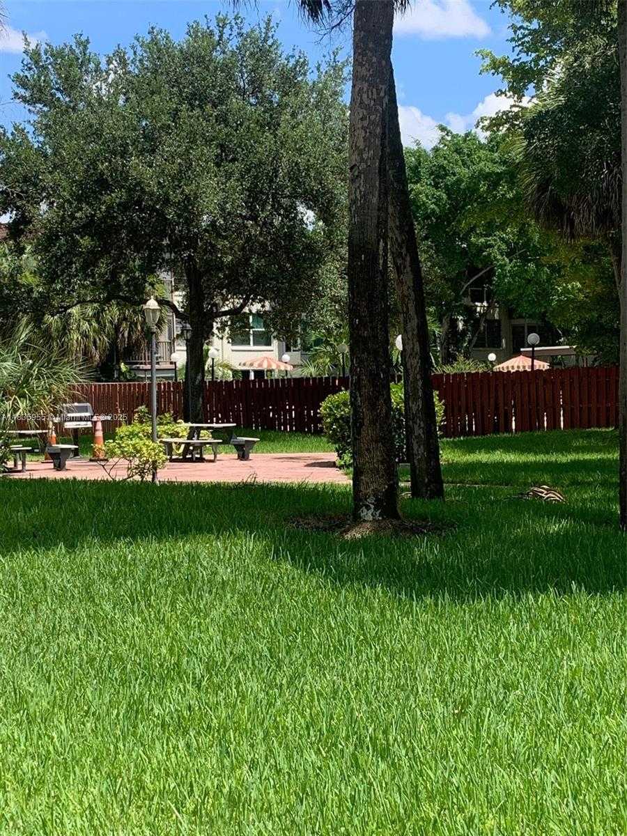 Small Image of 7500 NORTH WEST 17TH ST #109, Plantation Number 19