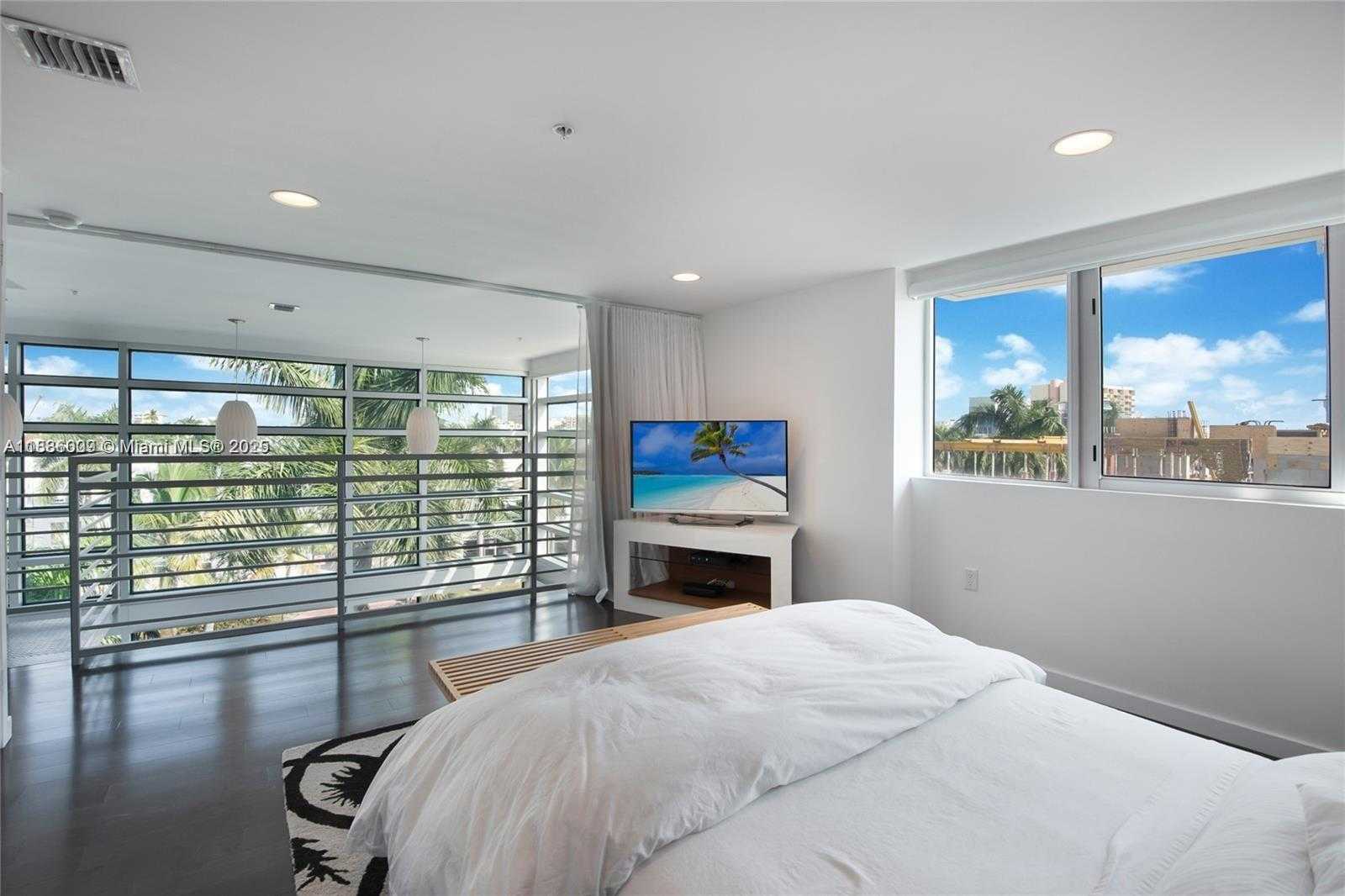 Small Image of 421 MERIDIAN AVE #15, Miami Beach Number 10