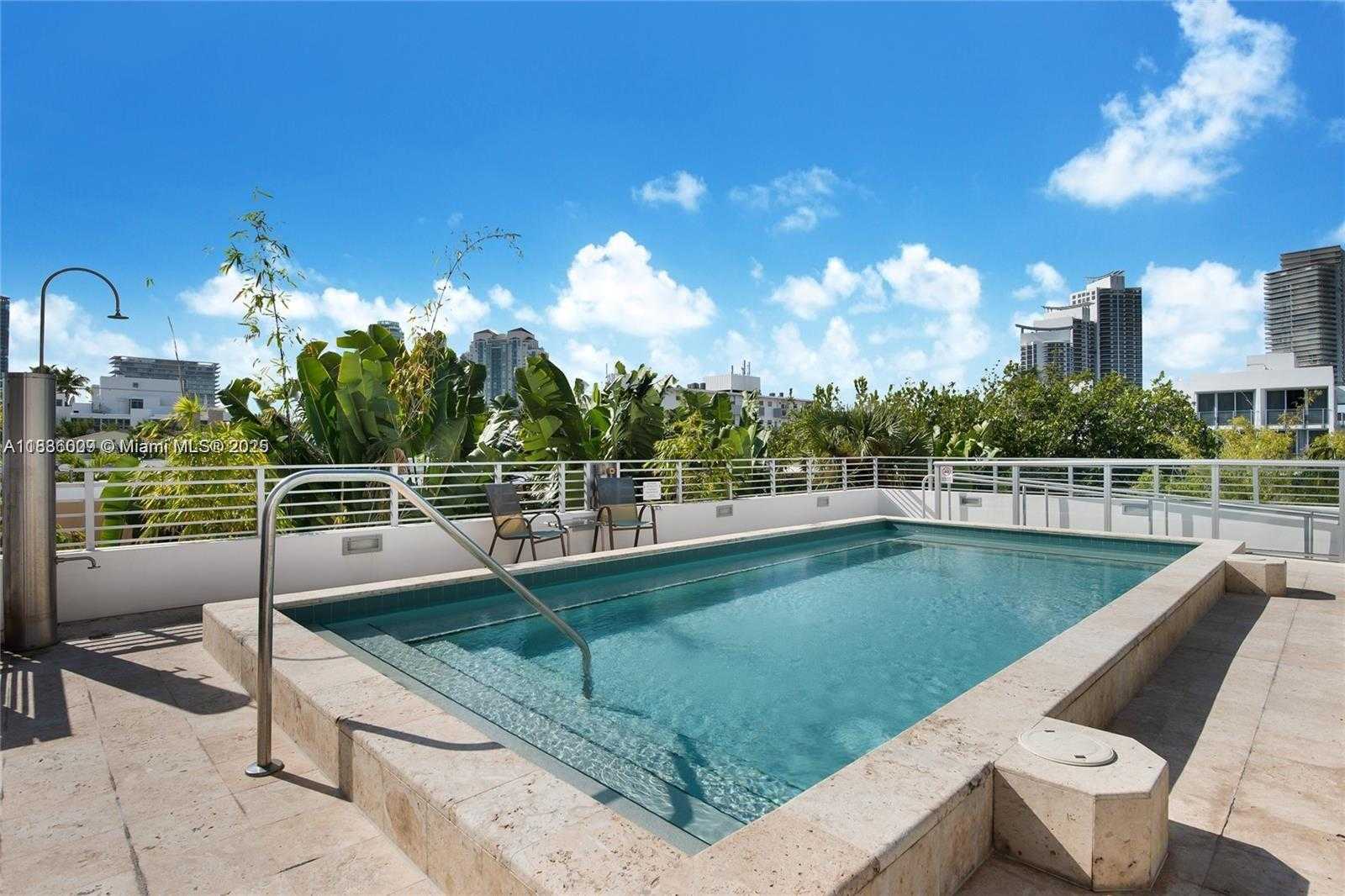 Small Image of 421 MERIDIAN AVE #15, Miami Beach Number 17