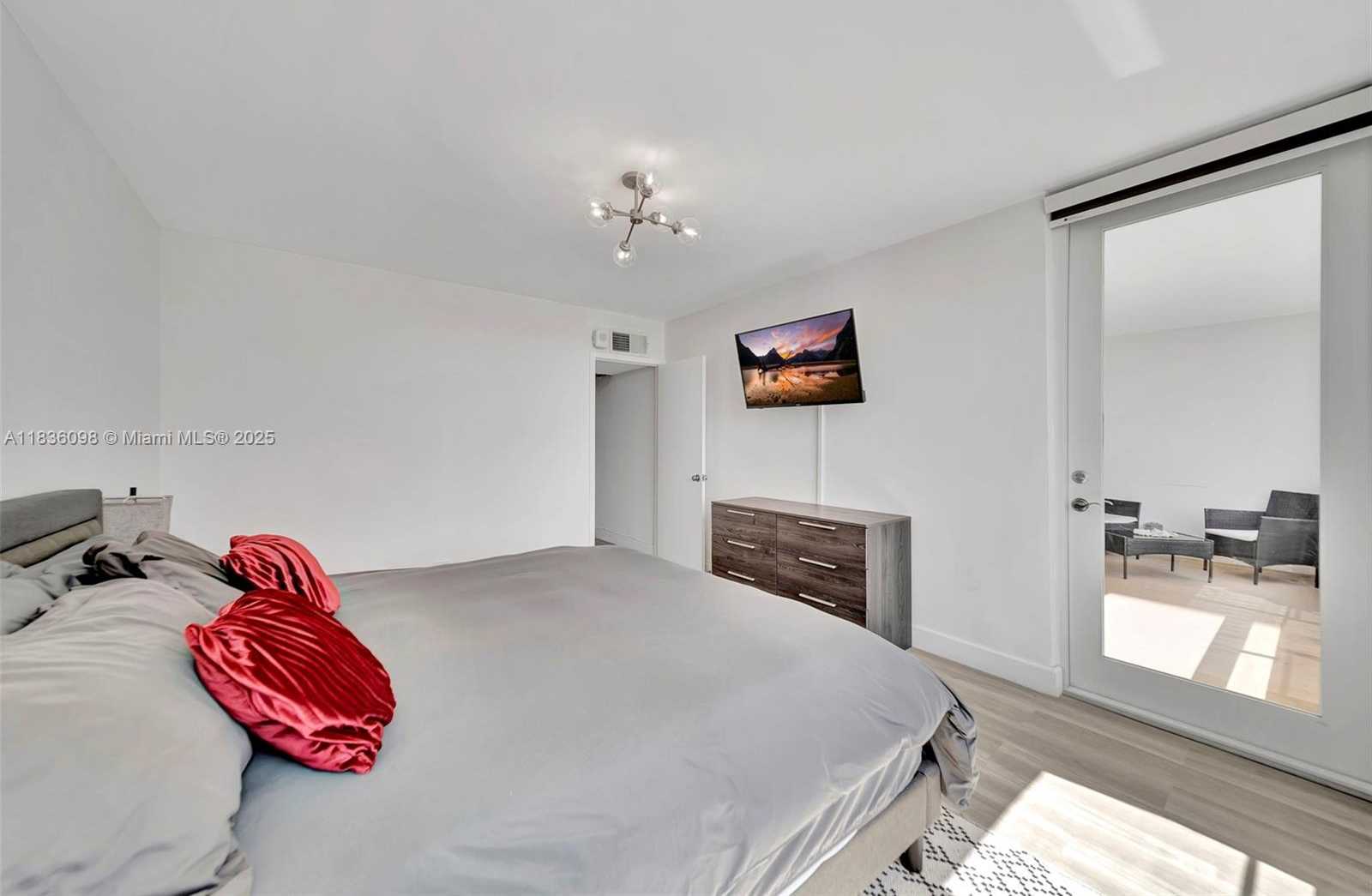 Small Image of 5005 COLLINS AVE #815, Miami Beach Number 11