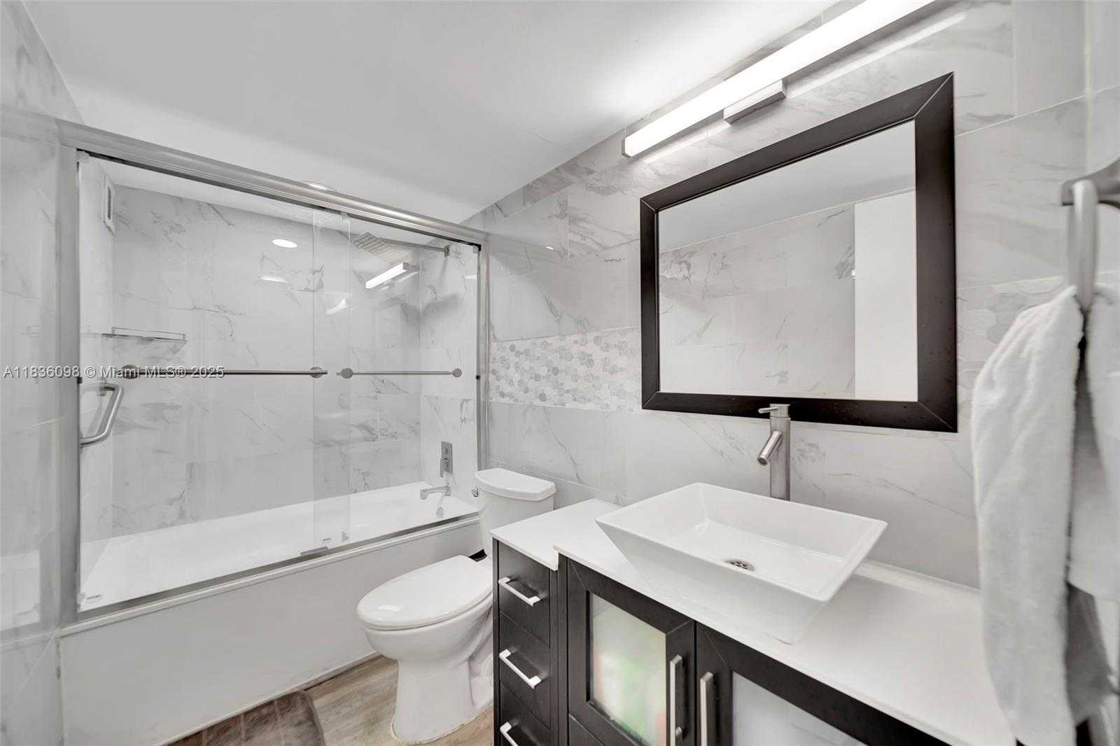Small Image of 5005 COLLINS AVE #815, Miami Beach Number 13