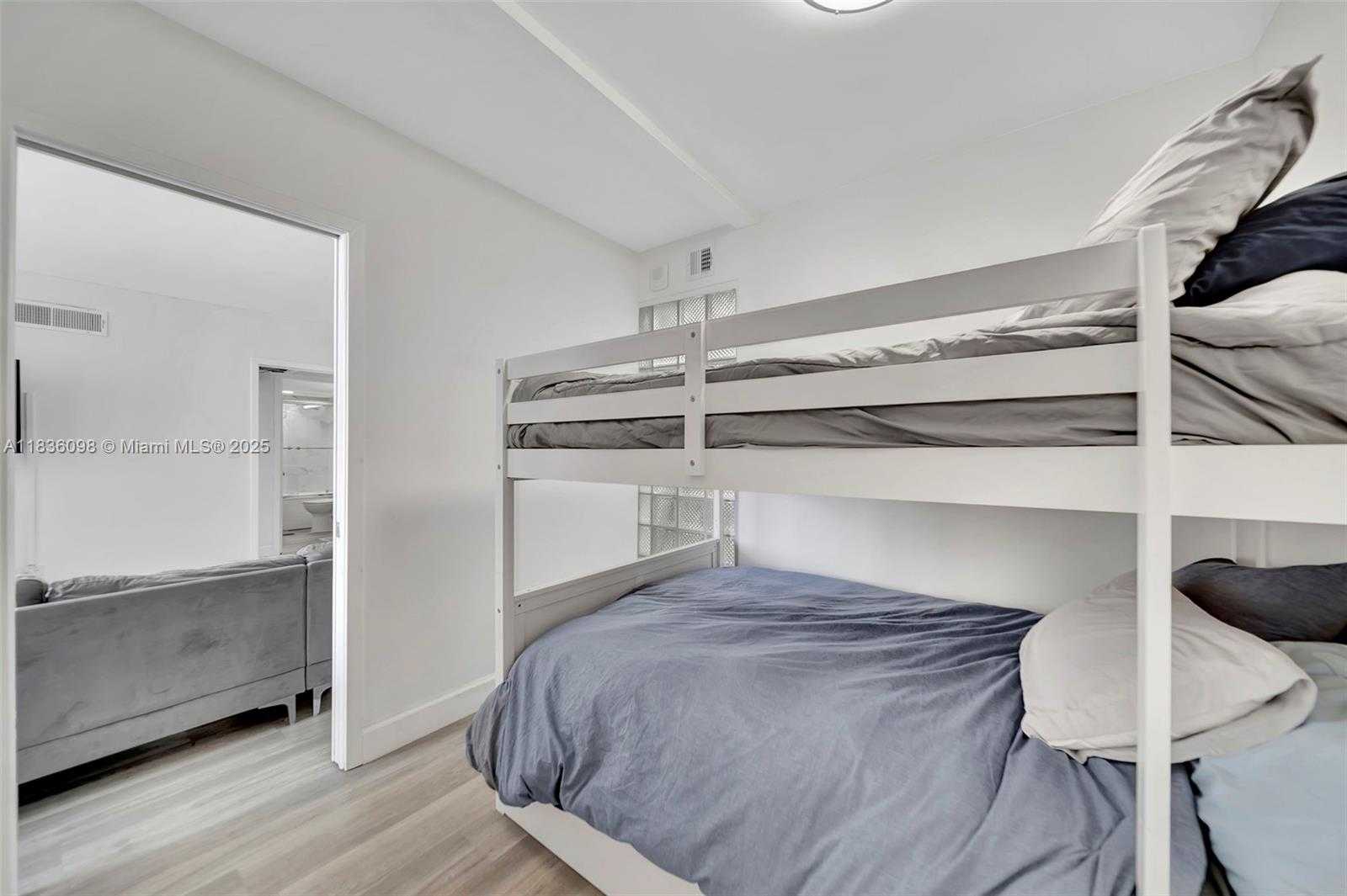 Small Image of 5005 COLLINS AVE #815, Miami Beach Number 15