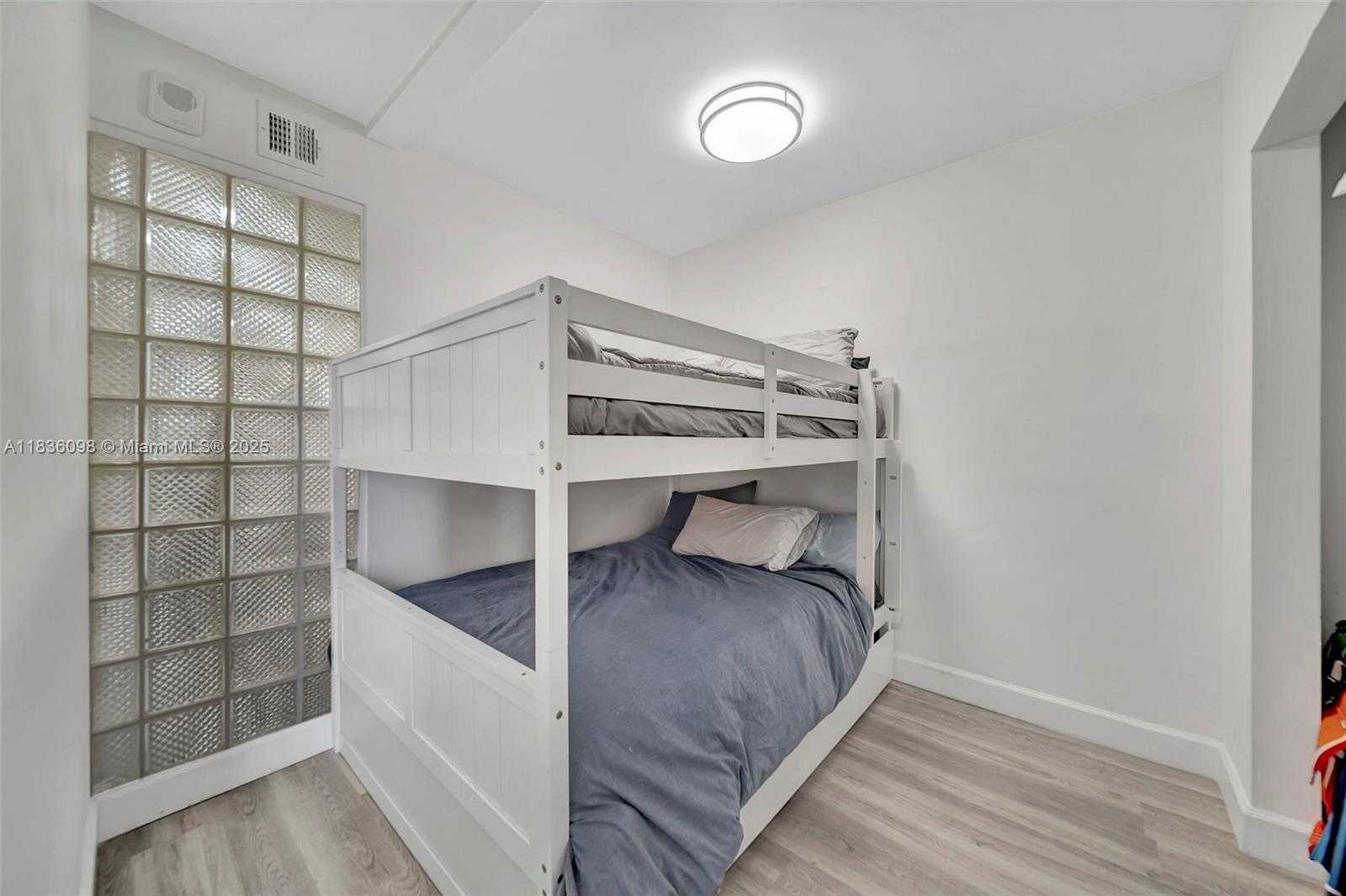 Small Image of 5005 COLLINS AVE #815, Miami Beach Number 16