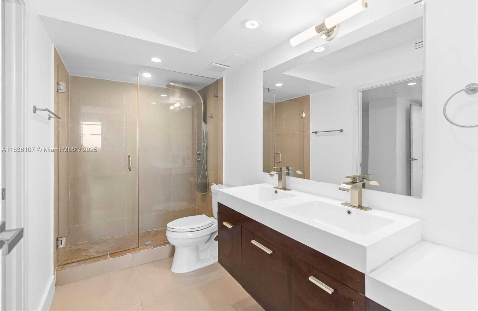 Small Image of 2333 BRICKELL AVE #1908, Miami Number 19