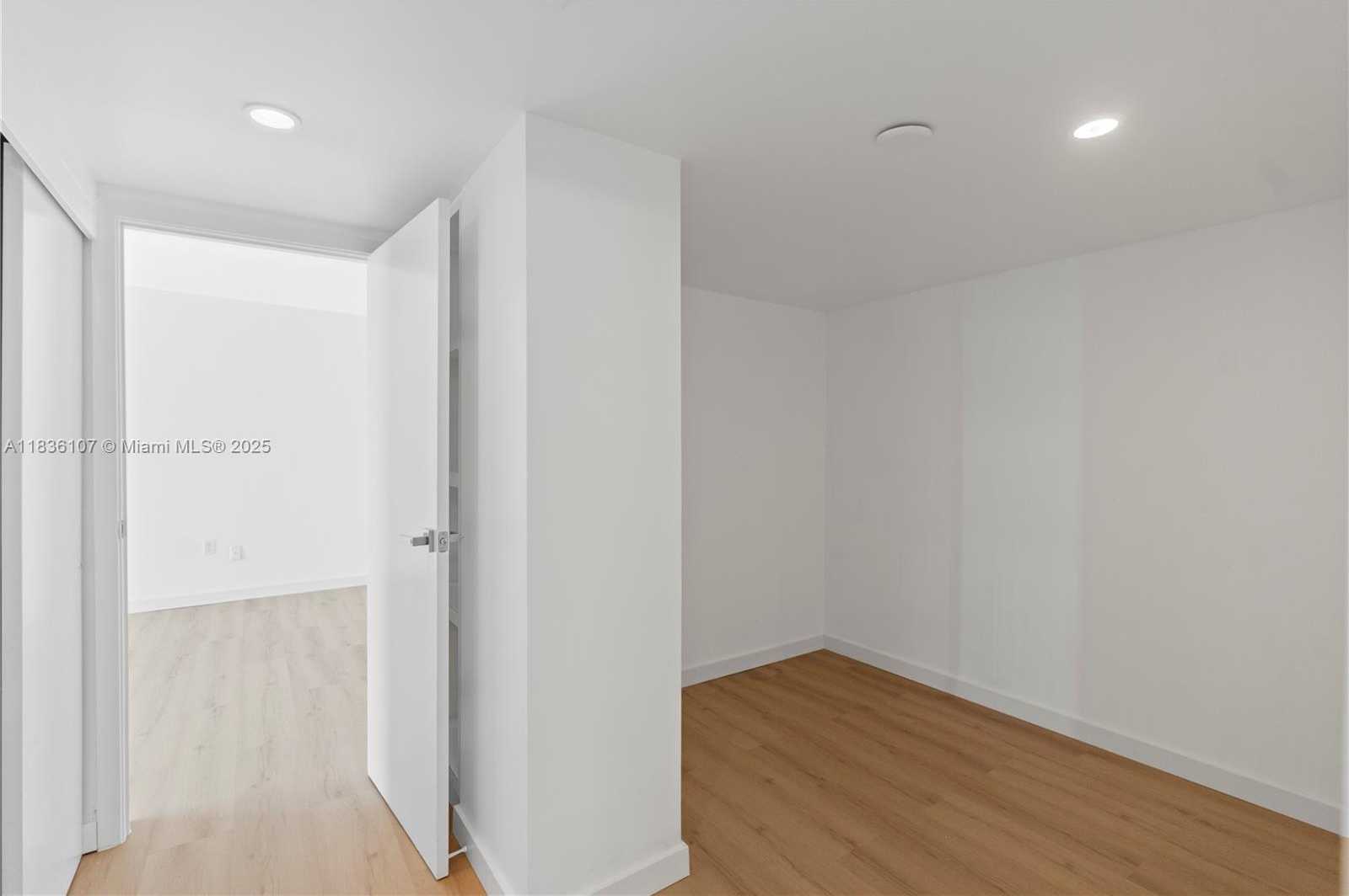Small Image of 2333 BRICKELL AVE #1908, Miami Number 21