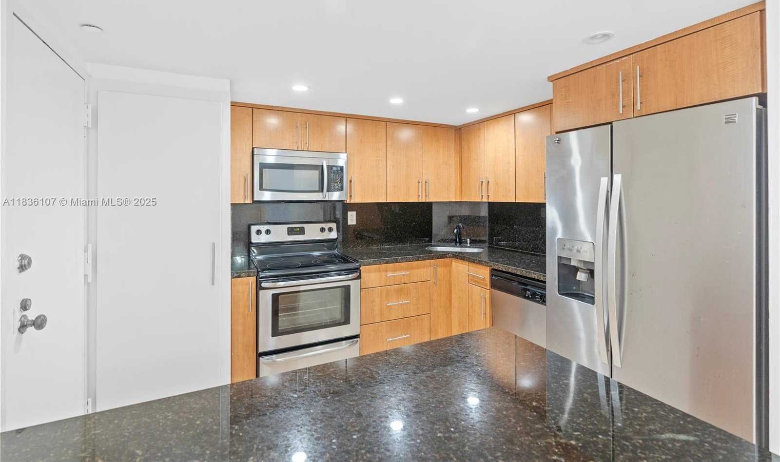 Small Image of 2333 BRICKELL AVE #1908, Miami Number 4