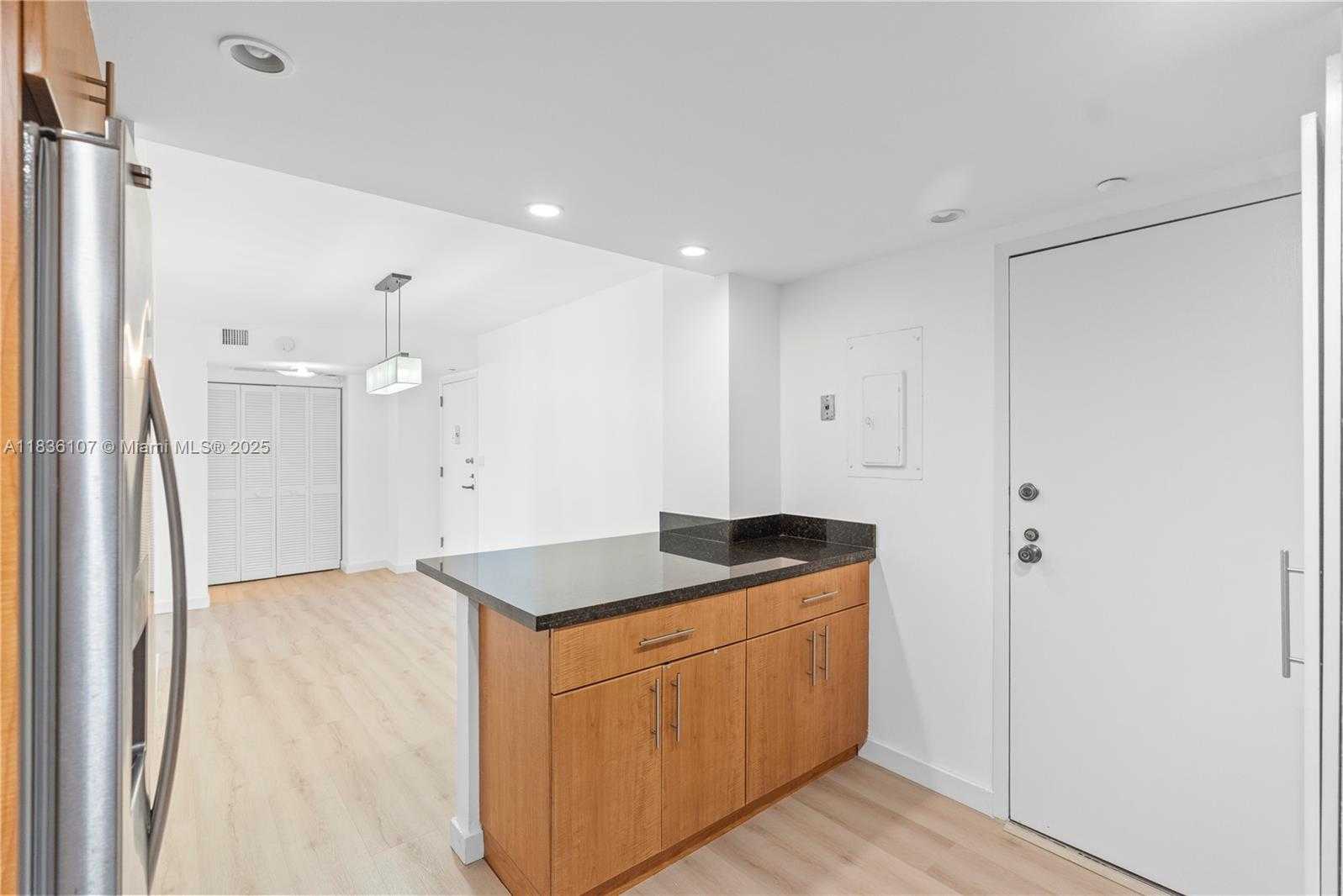 Small Image of 2333 BRICKELL AVE #1908, Miami Number 6