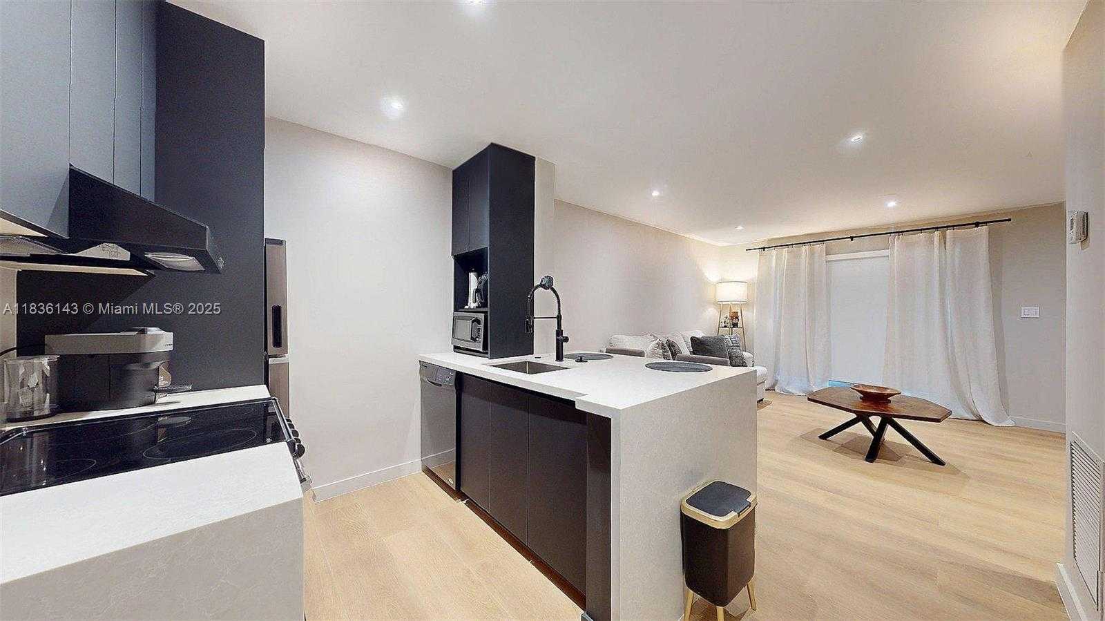 Small Image of 10824 N Kendall Dr, Miami, FL 33176, USA Number 11