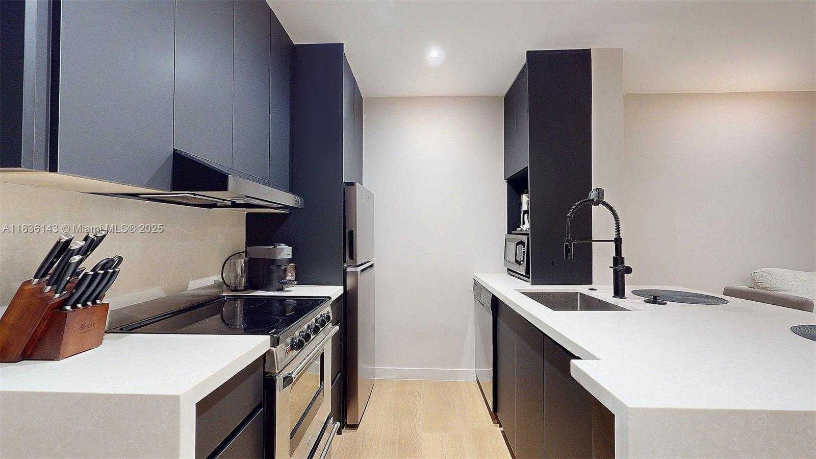 Small Image of 10824 N Kendall Dr, Miami, FL 33176, USA Number 12
