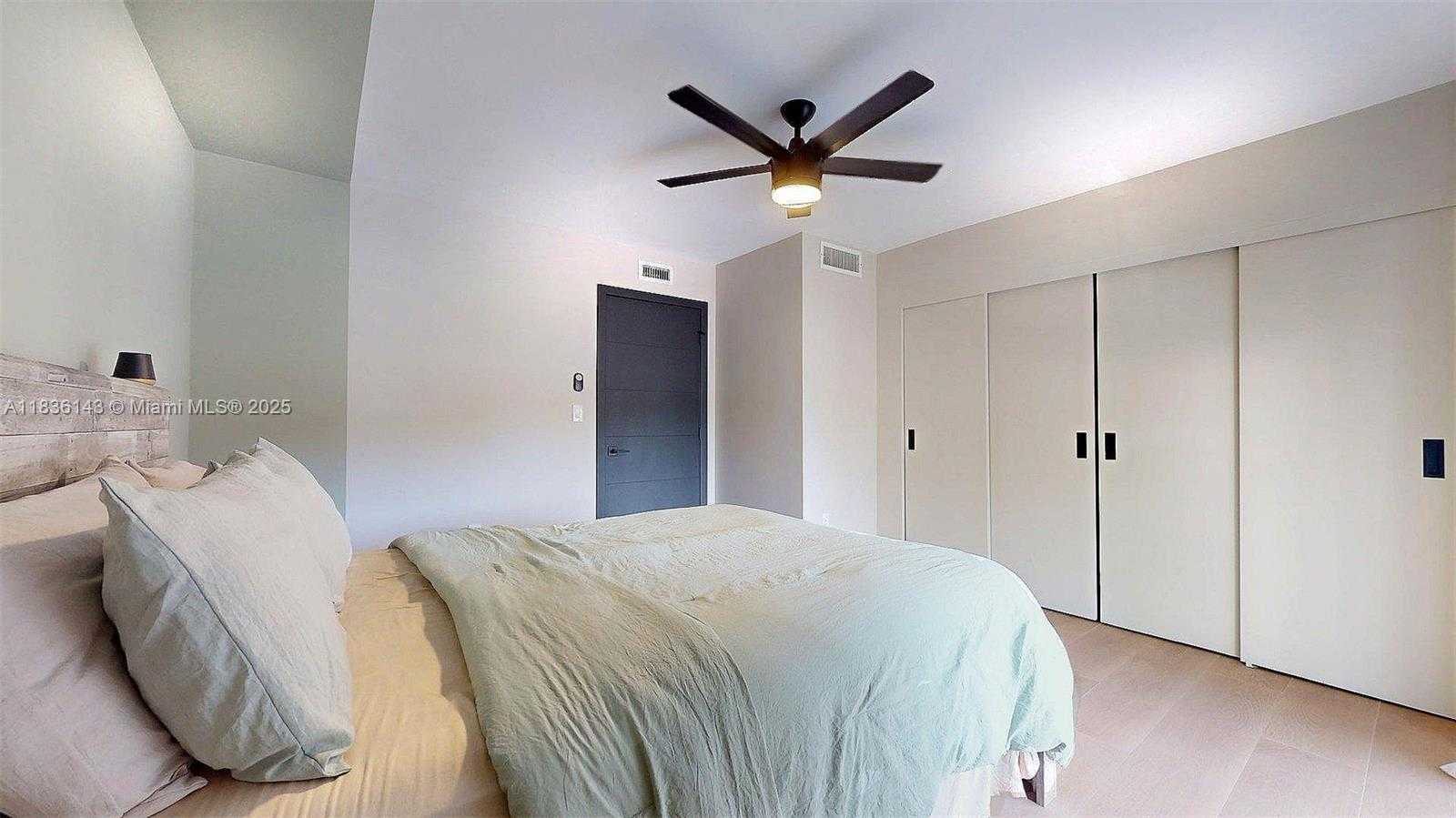 Small Image of 10824 N Kendall Dr, Miami, FL 33176, USA Number 15