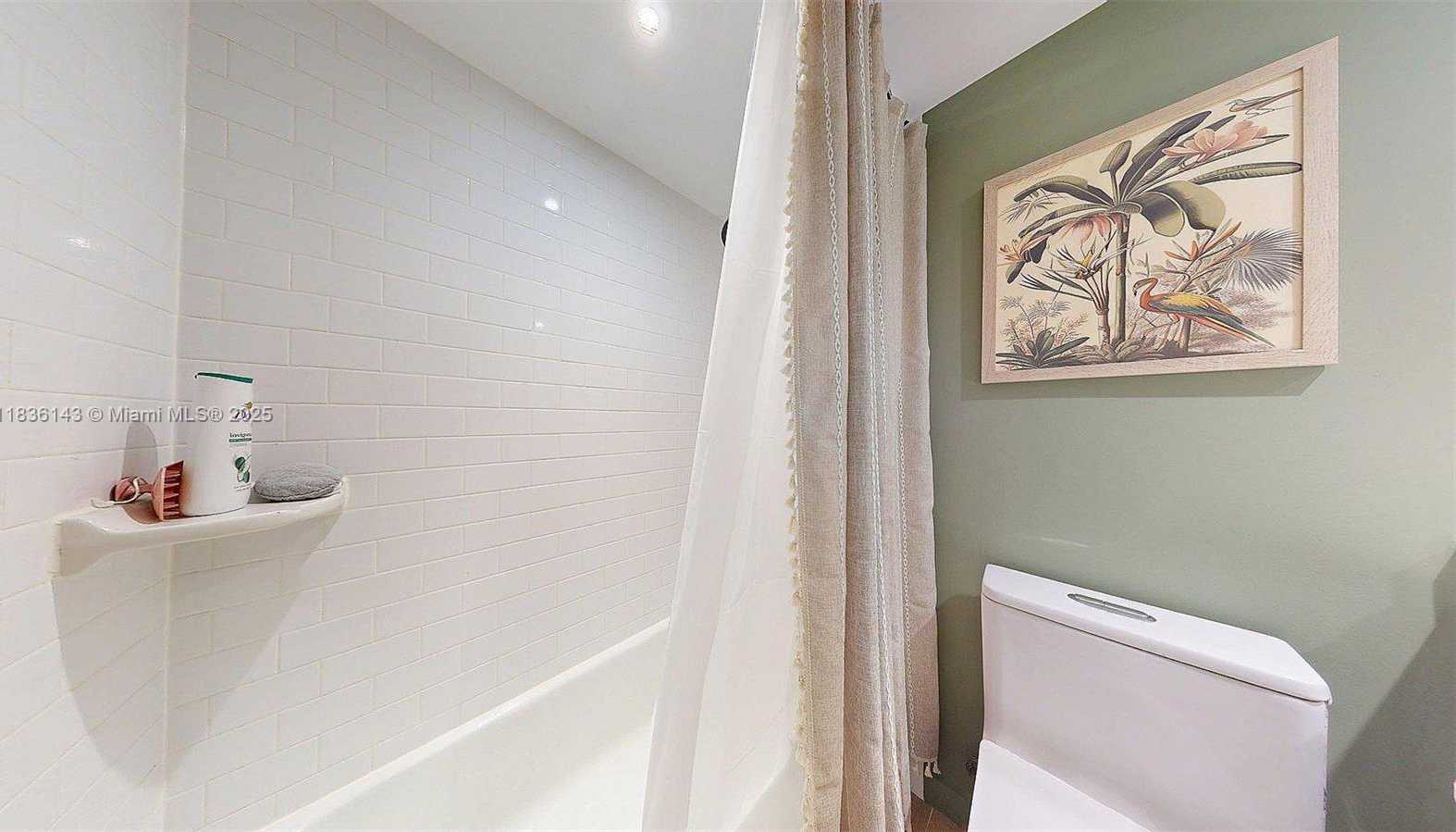Small Image of 10824 N Kendall Dr, Miami, FL 33176, USA Number 20