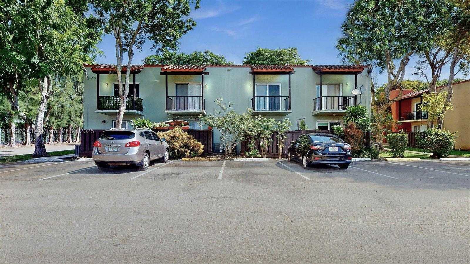 Small Image of 10824 N Kendall Dr, Miami, FL 33176, USA Number 3