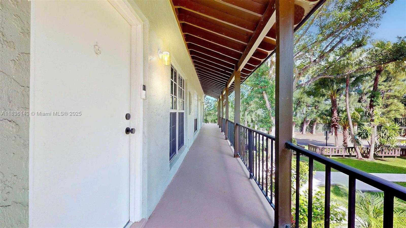 Small Image of 10824 N Kendall Dr, Miami, FL 33176, USA Number 4
